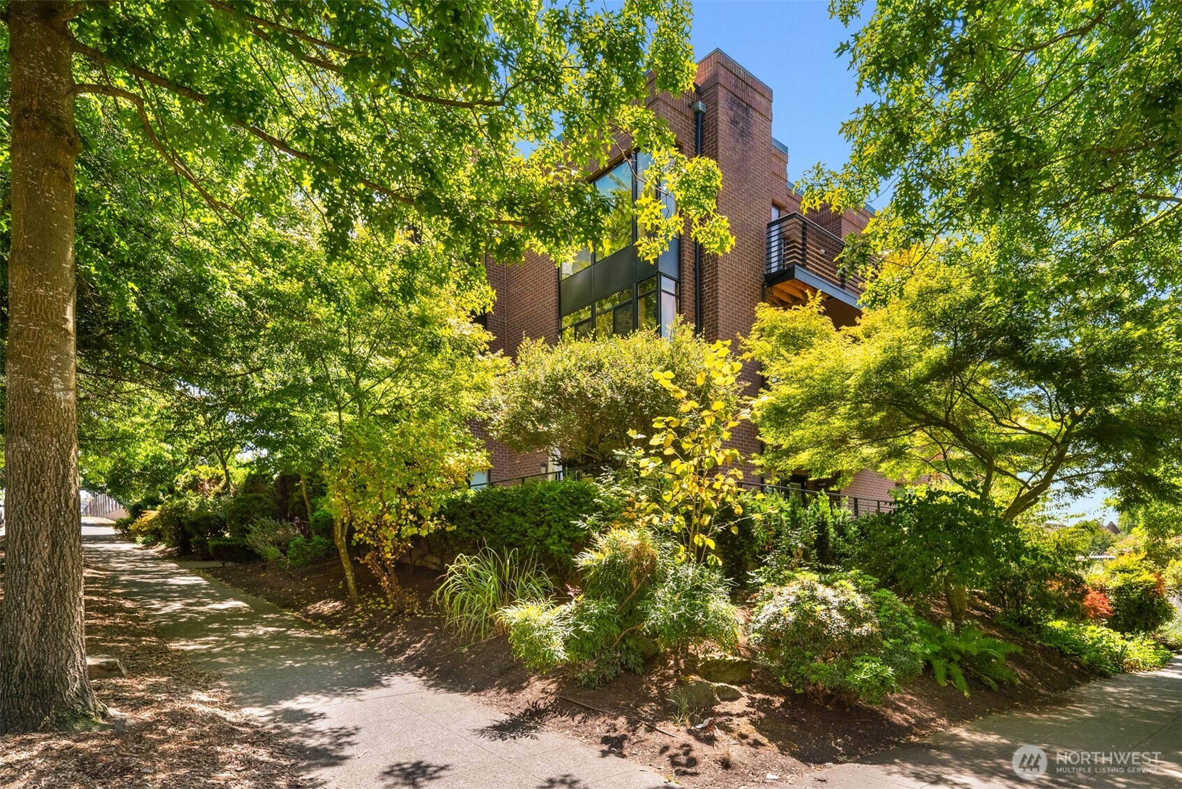 1605 E Pike Street Unit: 201