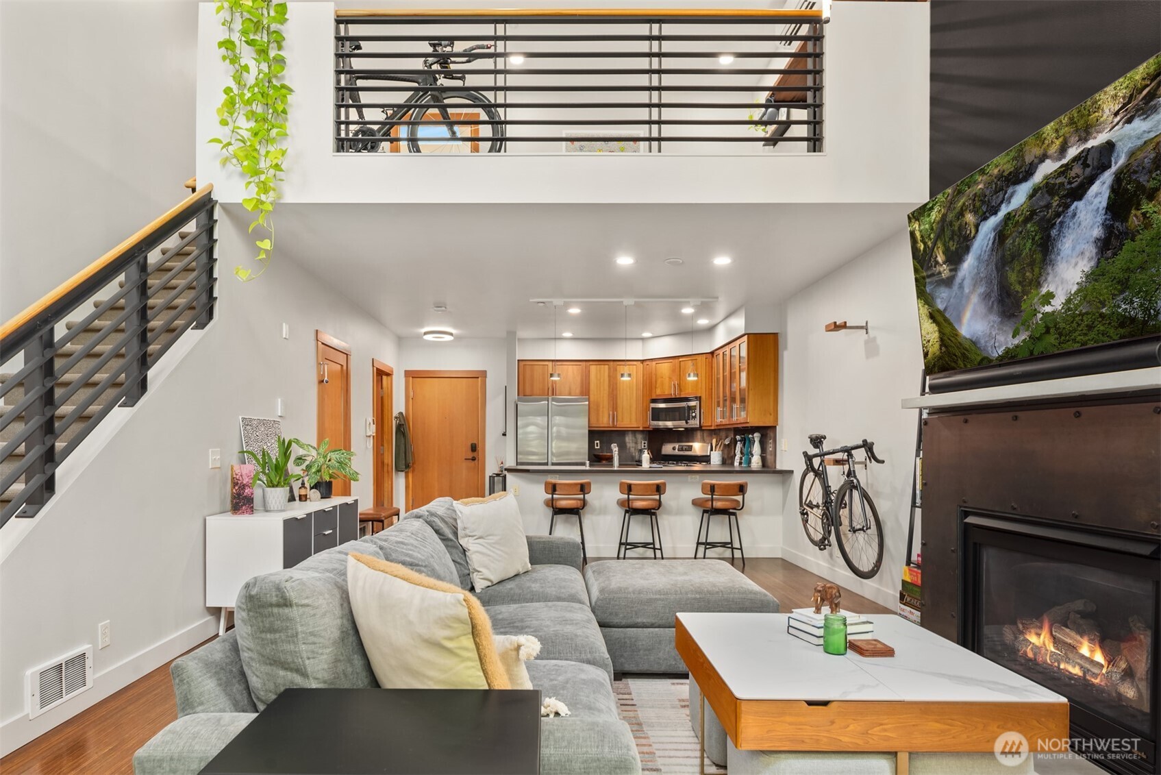 1605 E Pike Street Unit: 201