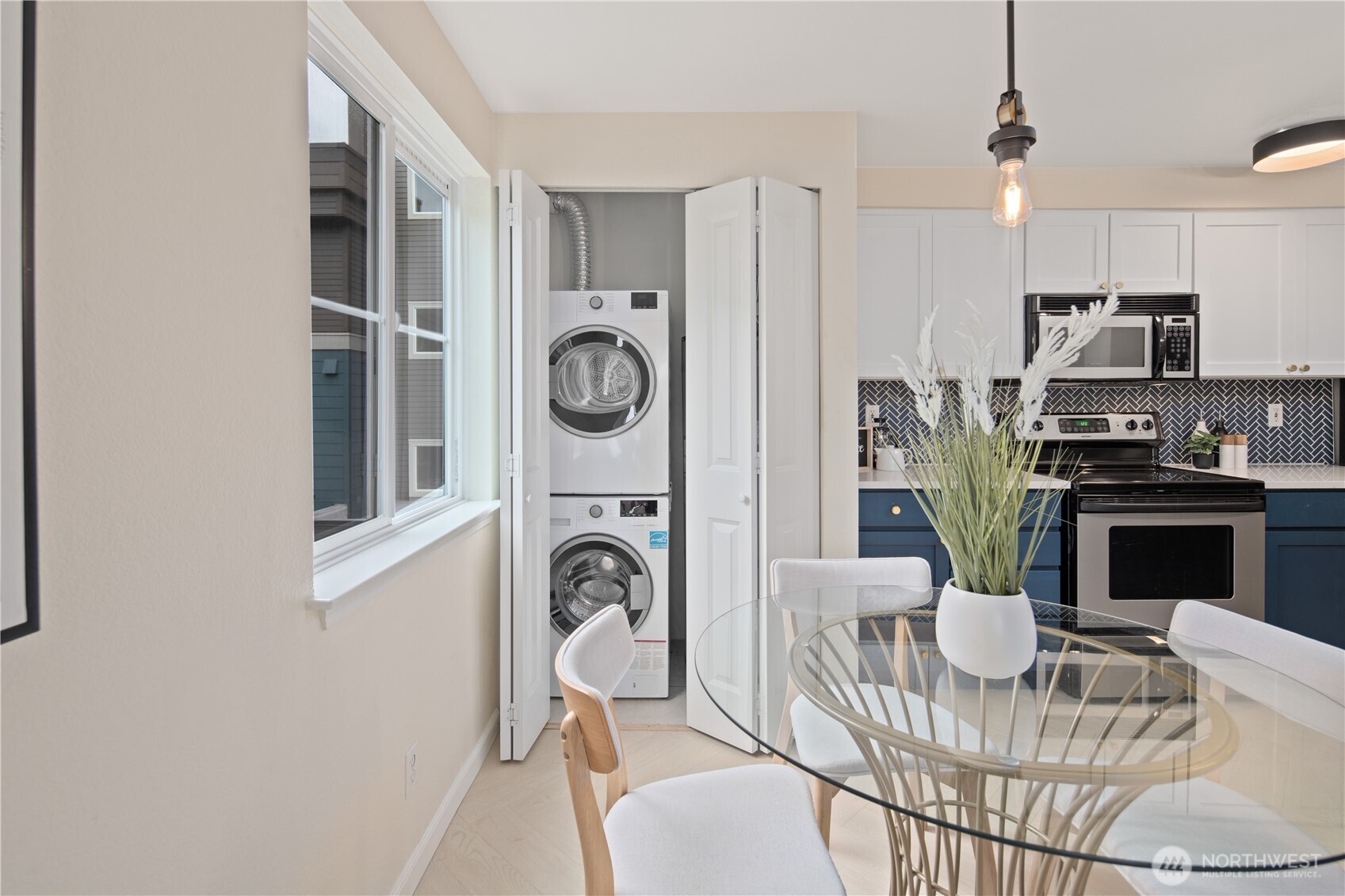 300 10th Avenue Unit: A302