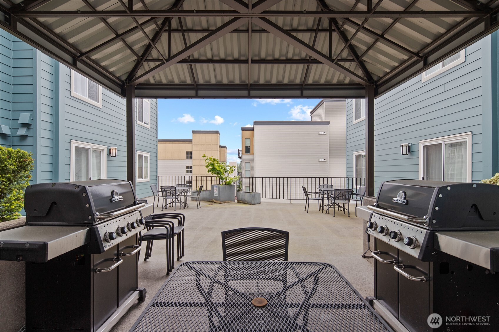 300 10th Avenue Unit: A302