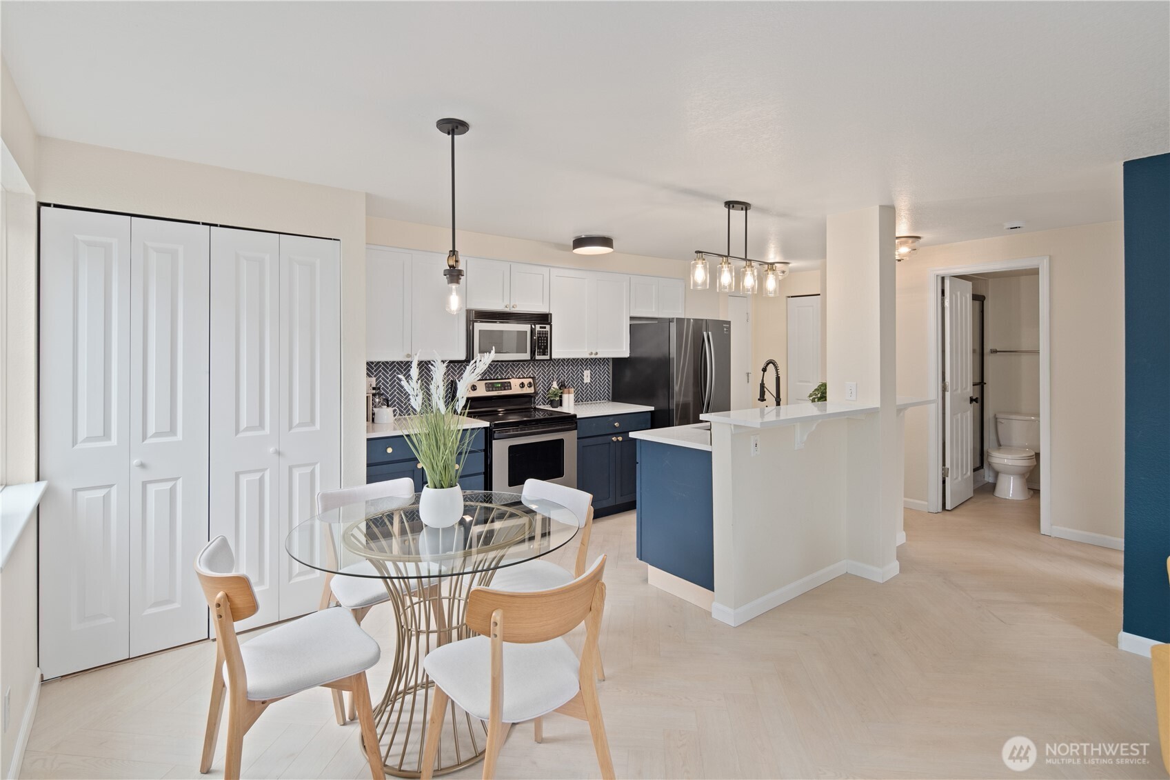 300 10th Avenue Unit: A302