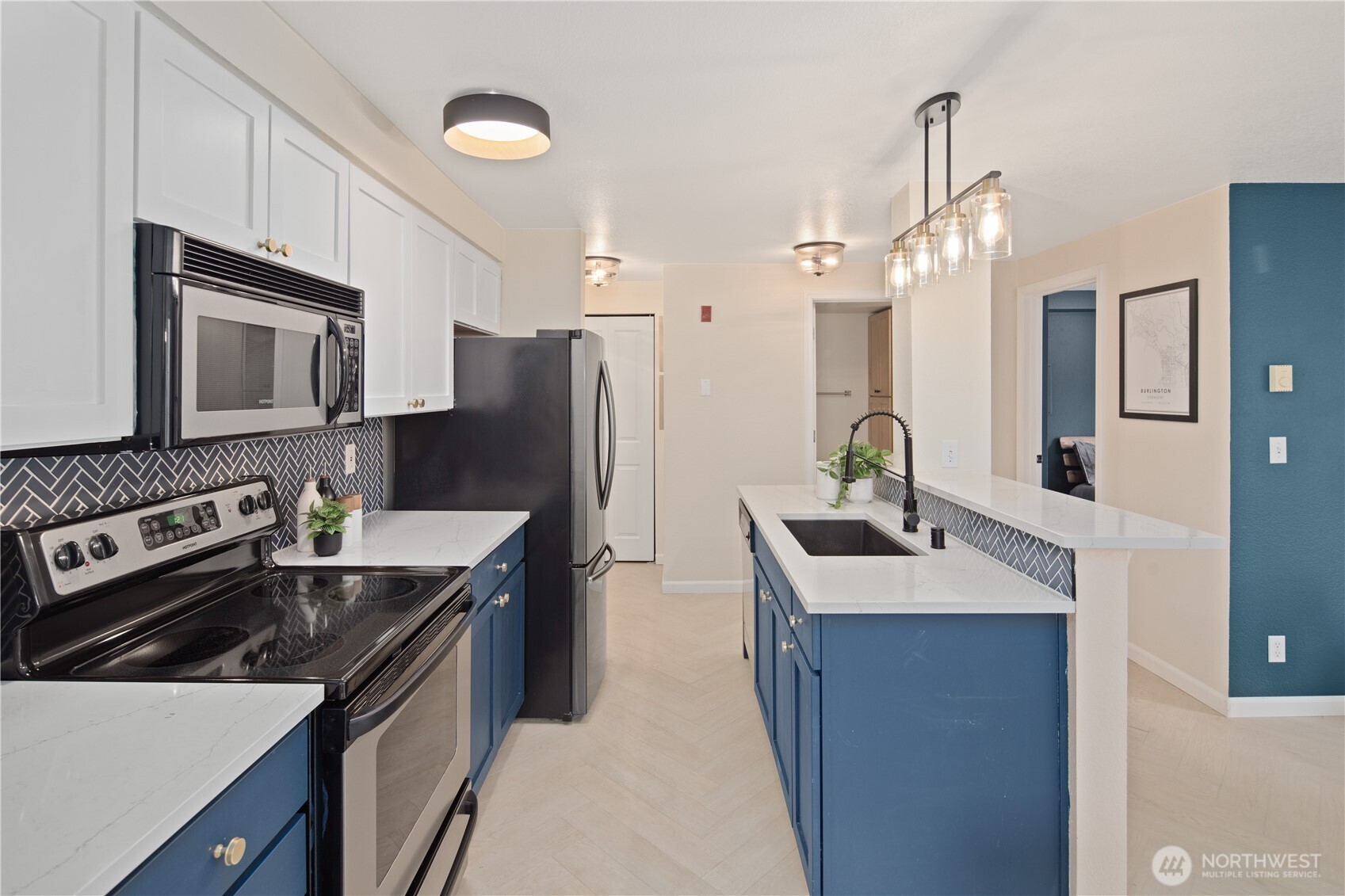 300 10th Avenue Unit: A302