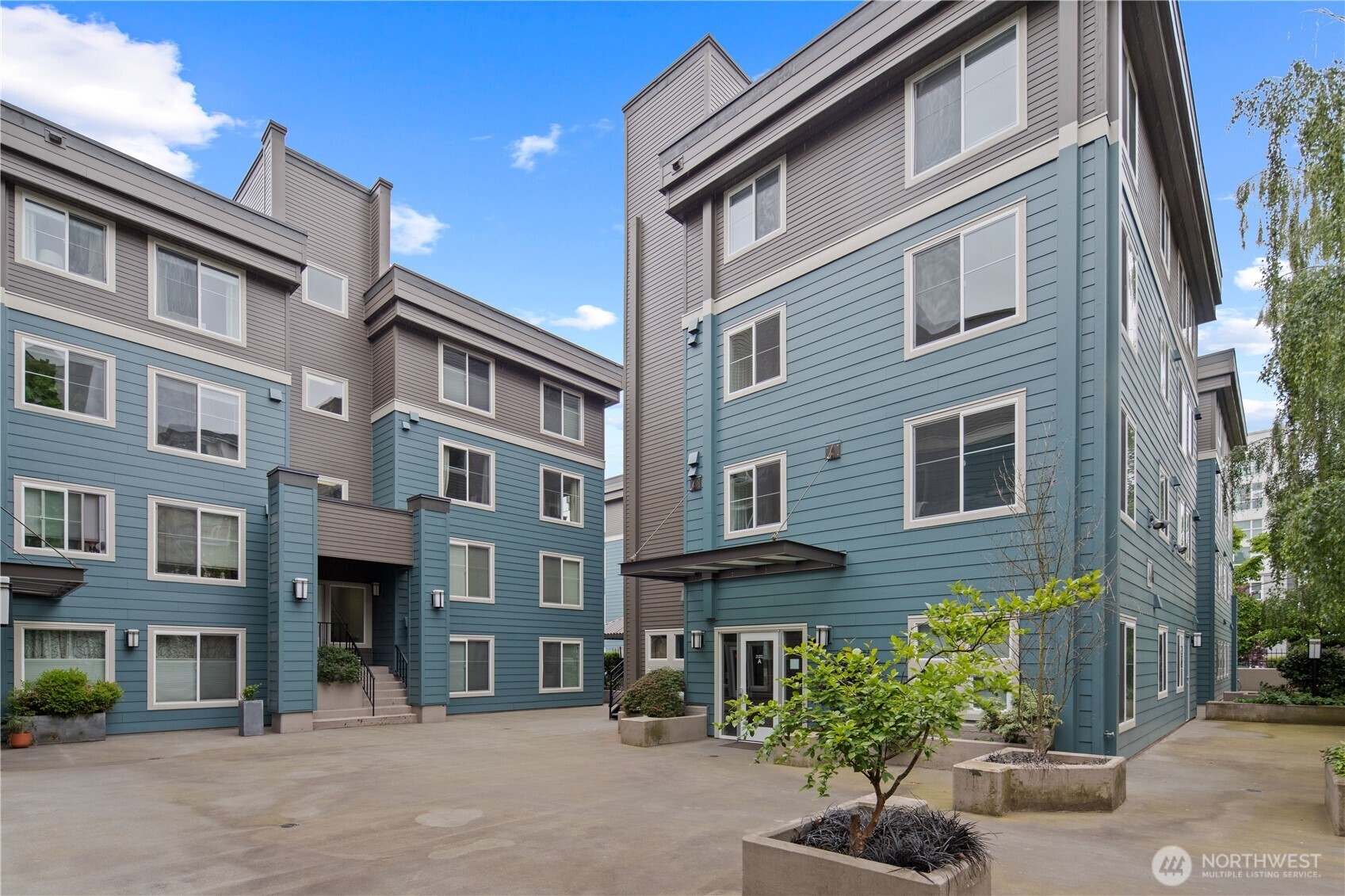300 10th Avenue Unit: A302