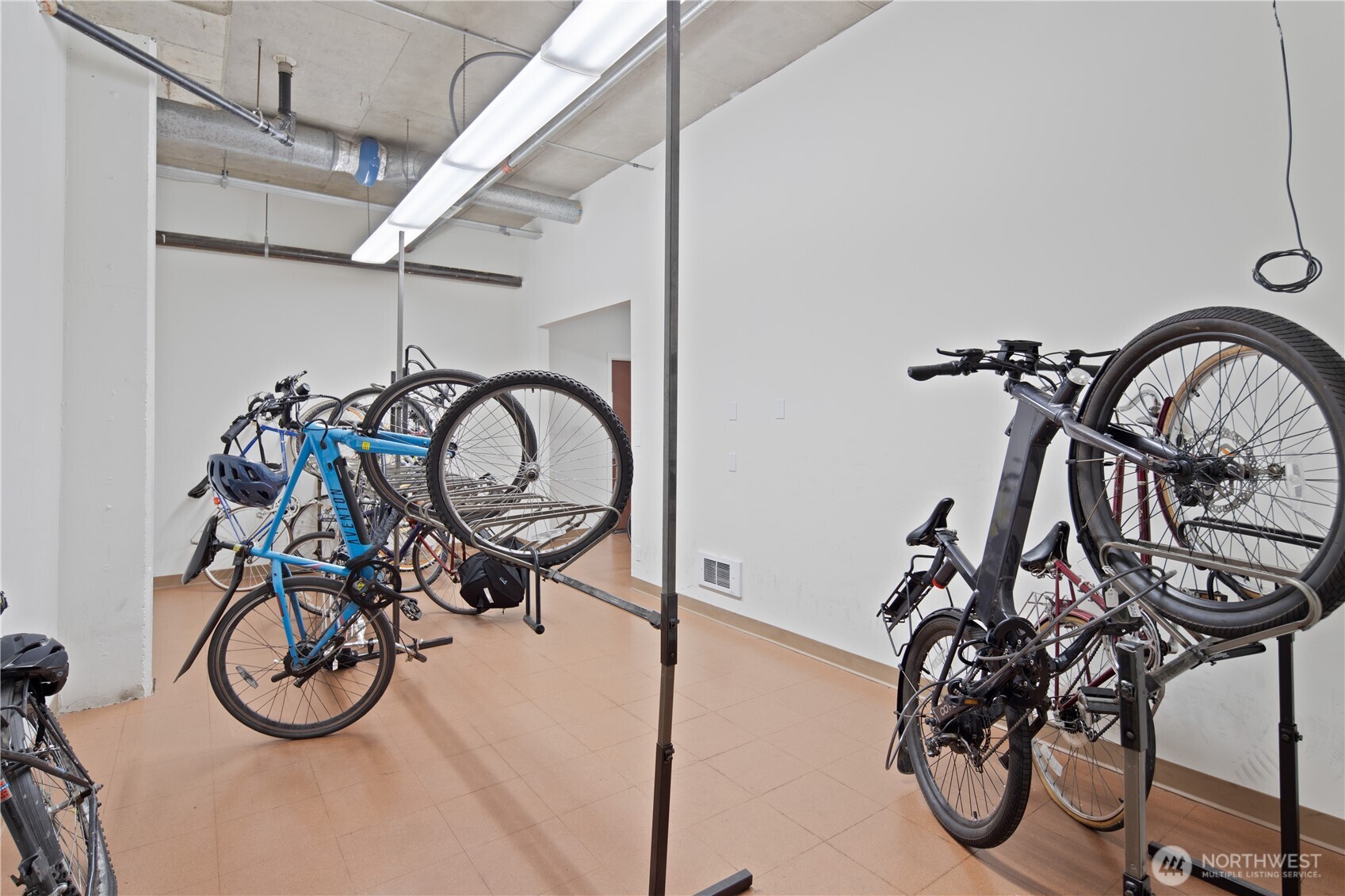 300 10th Avenue Unit: A302