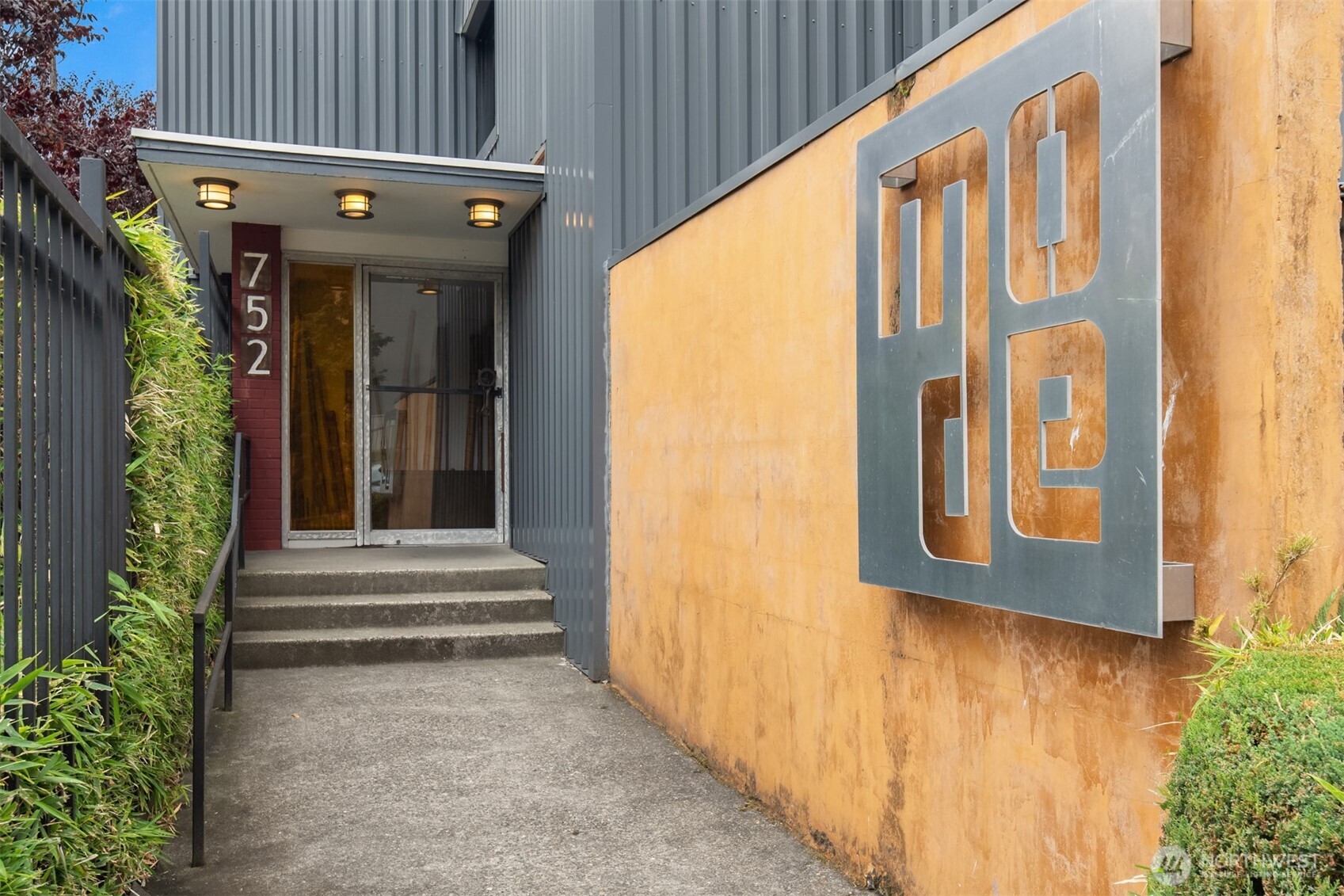 752 Bellevue Avenue E Unit: 107