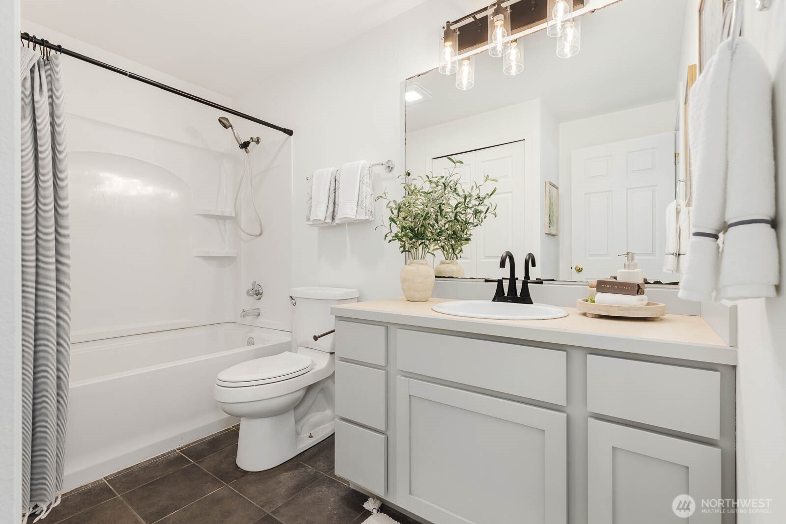 14310 126th Avenue NE Unit: A304