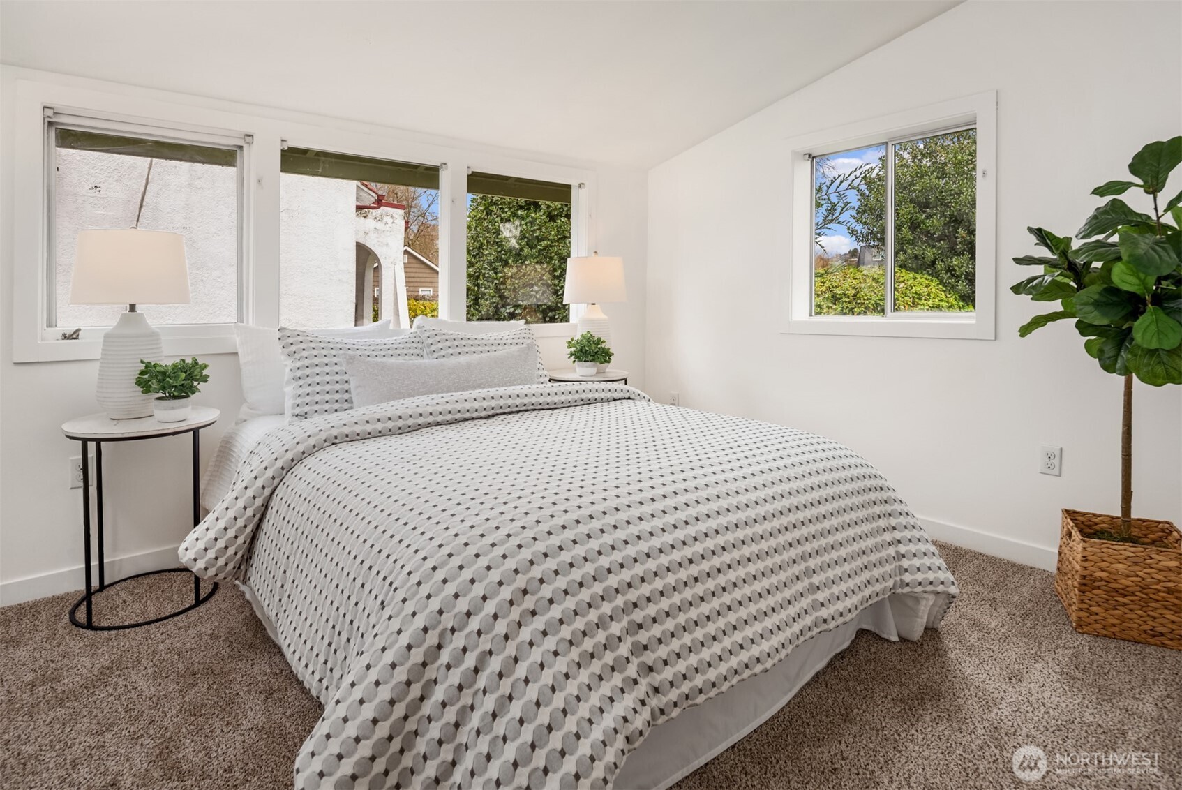 619 Burnett Avenue S