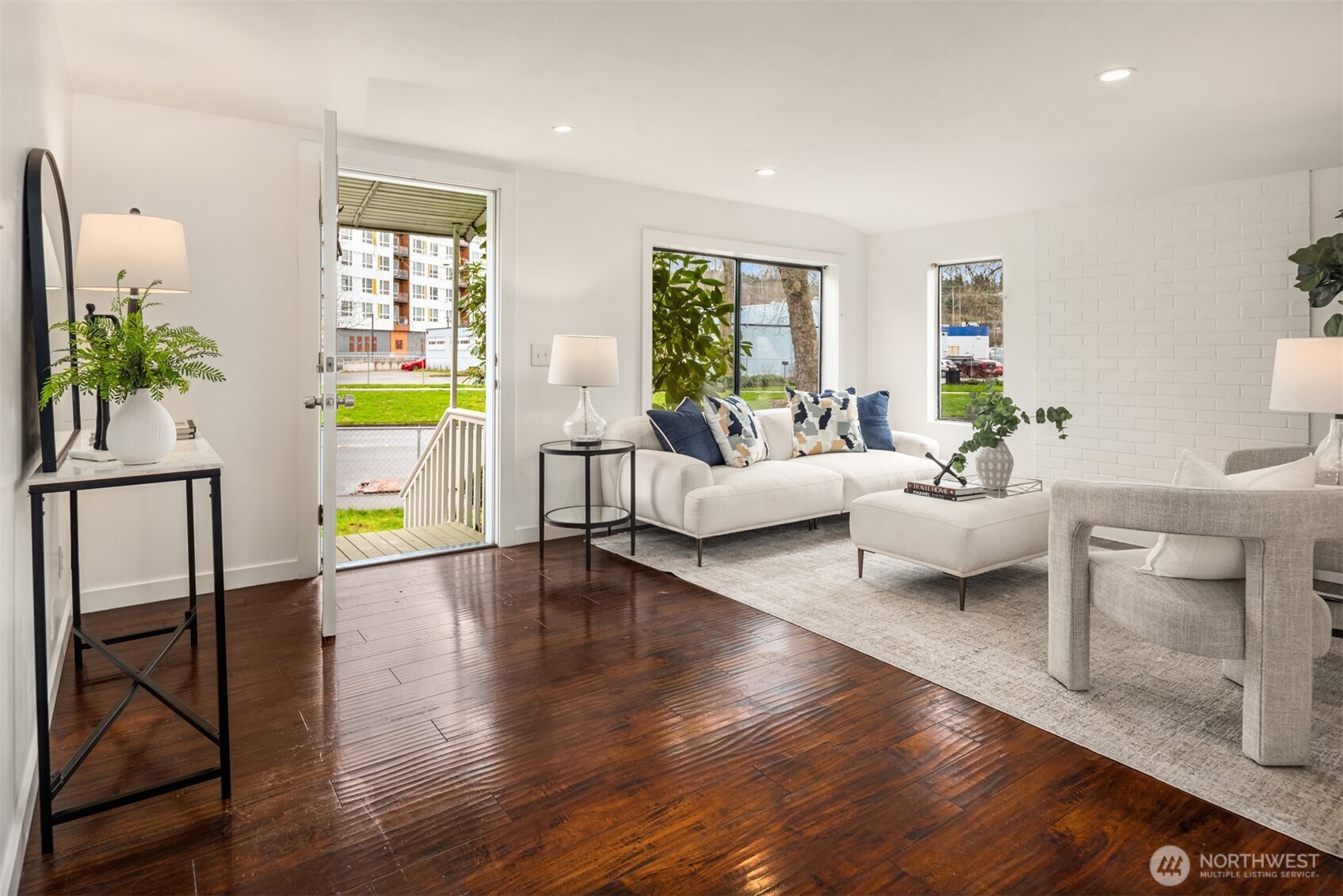 619 Burnett Avenue S