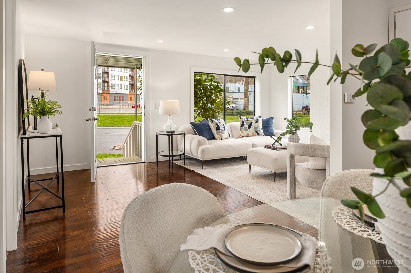 619 Burnett Avenue S