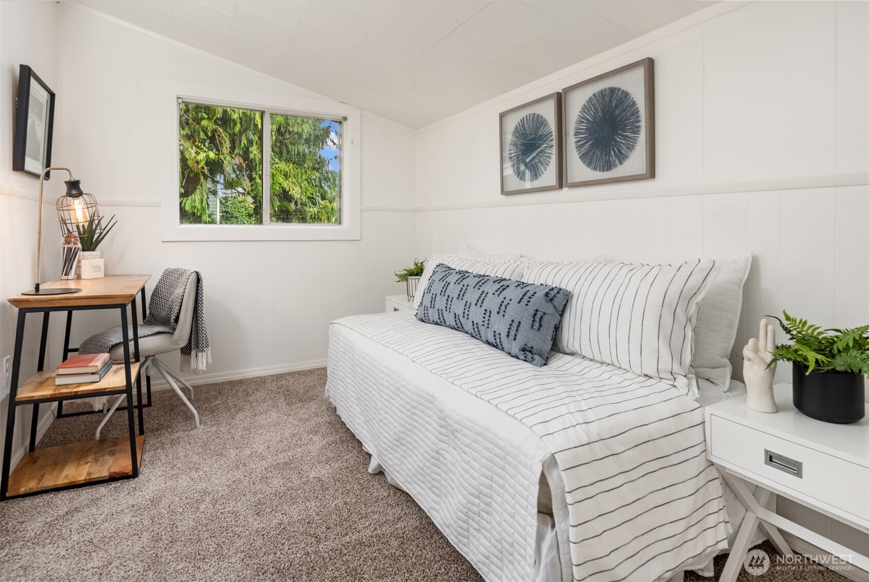 619 Burnett Avenue S