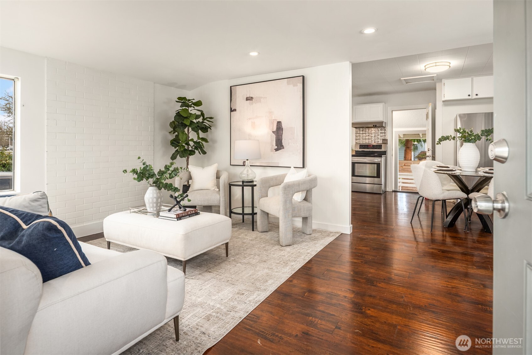 619 Burnett Avenue S