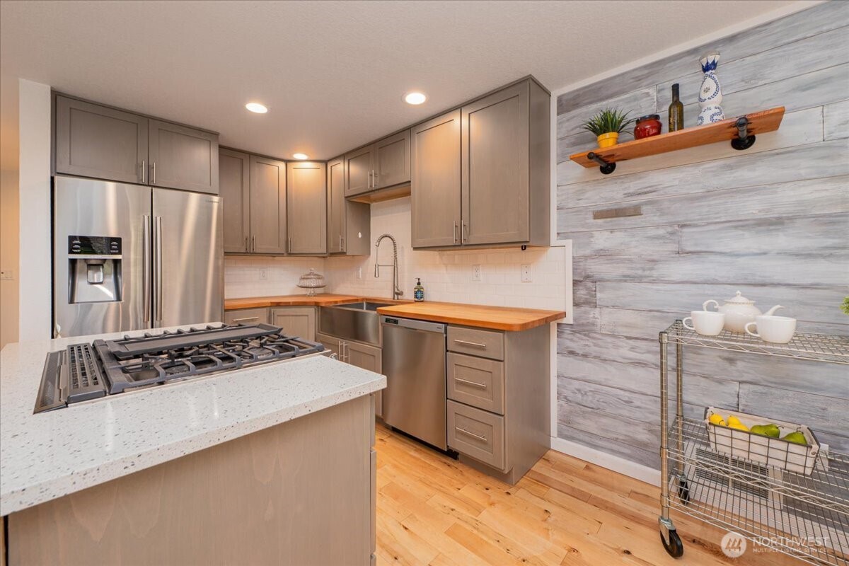 19906 28th Avenue W Unit: B