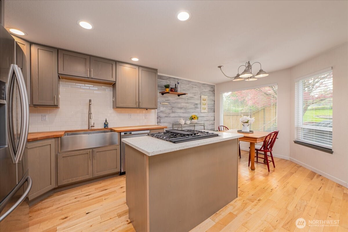 19906 28th Avenue W Unit: B