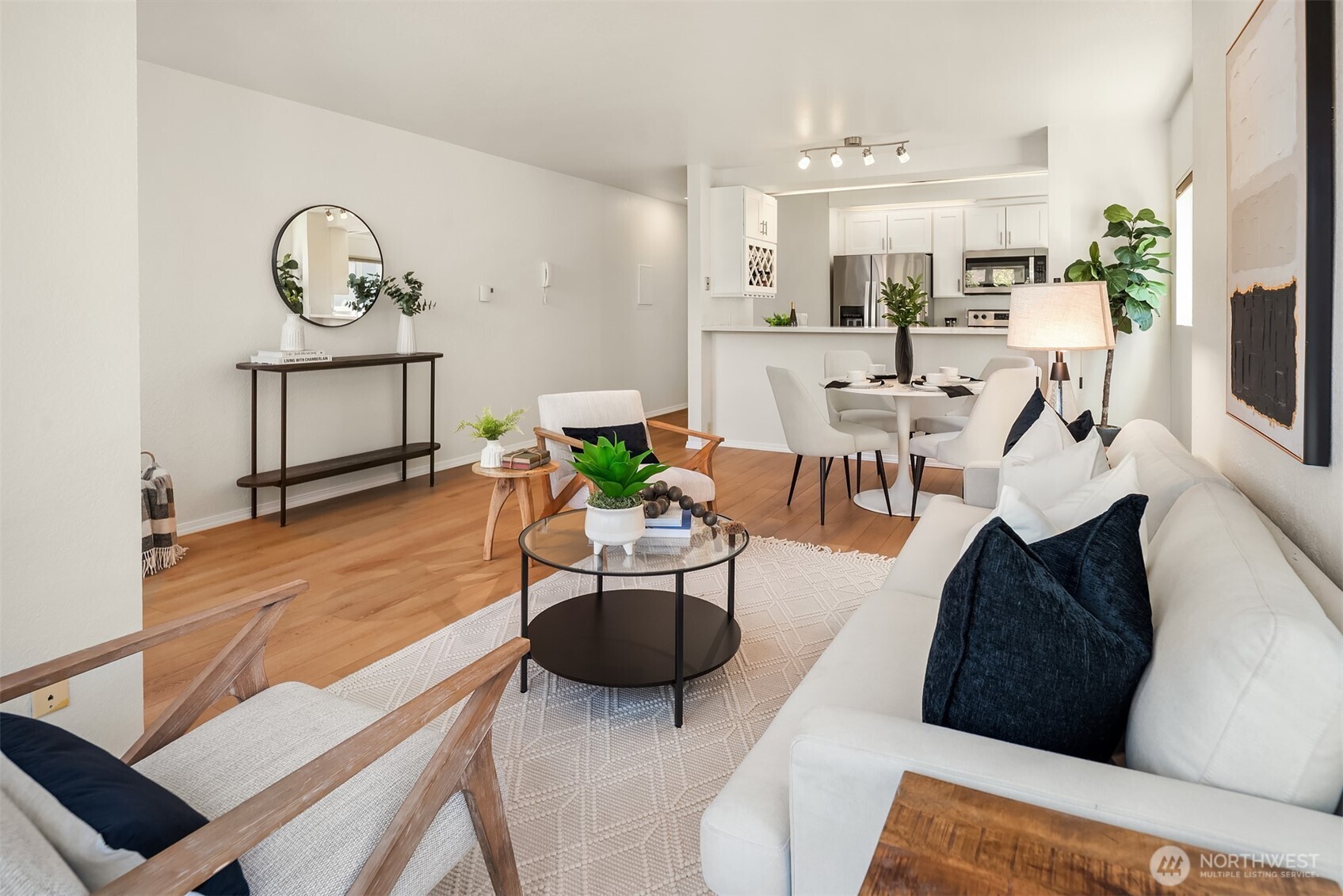 435 Summit Avenue E Unit: 203