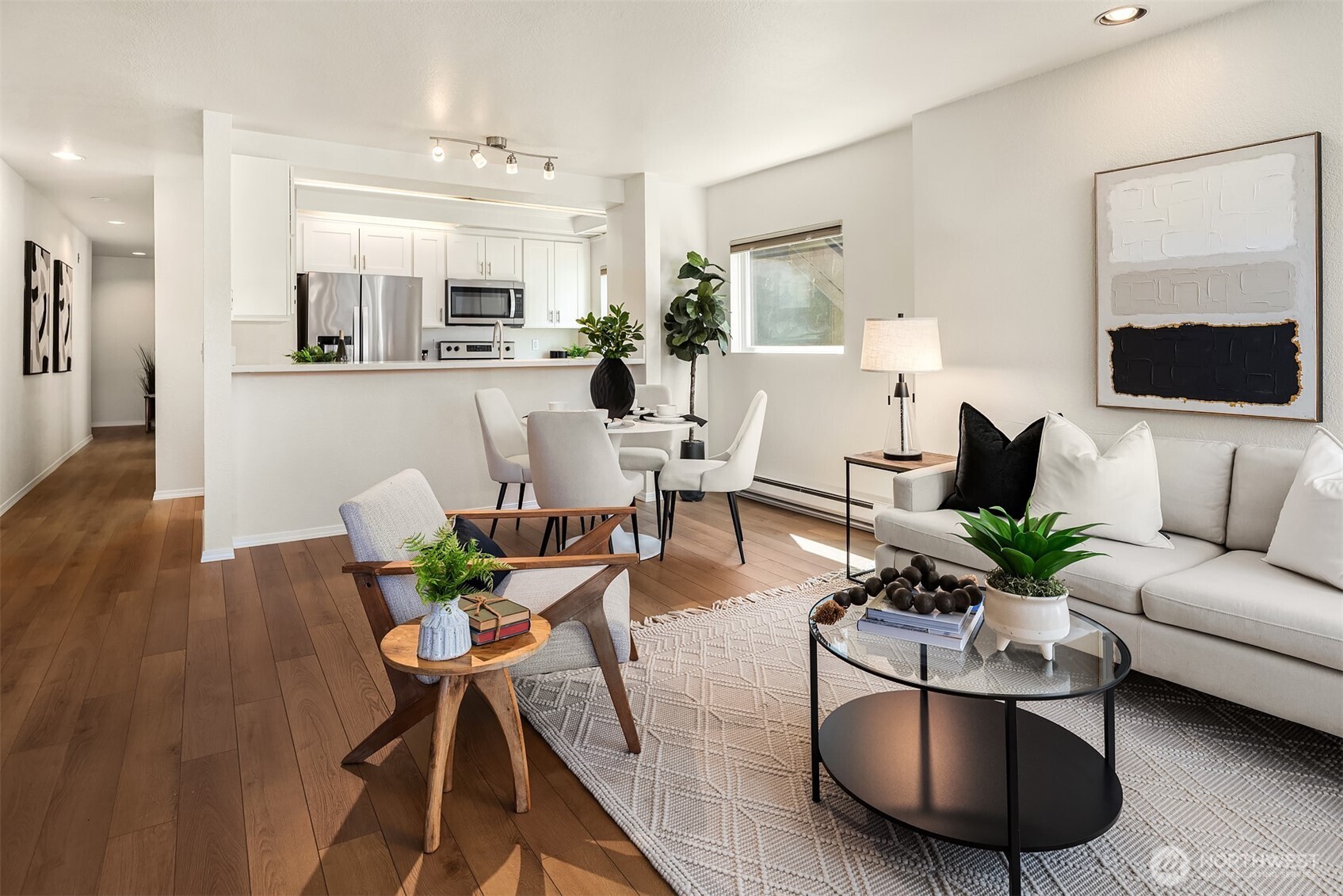 435 Summit Avenue E Unit: 203