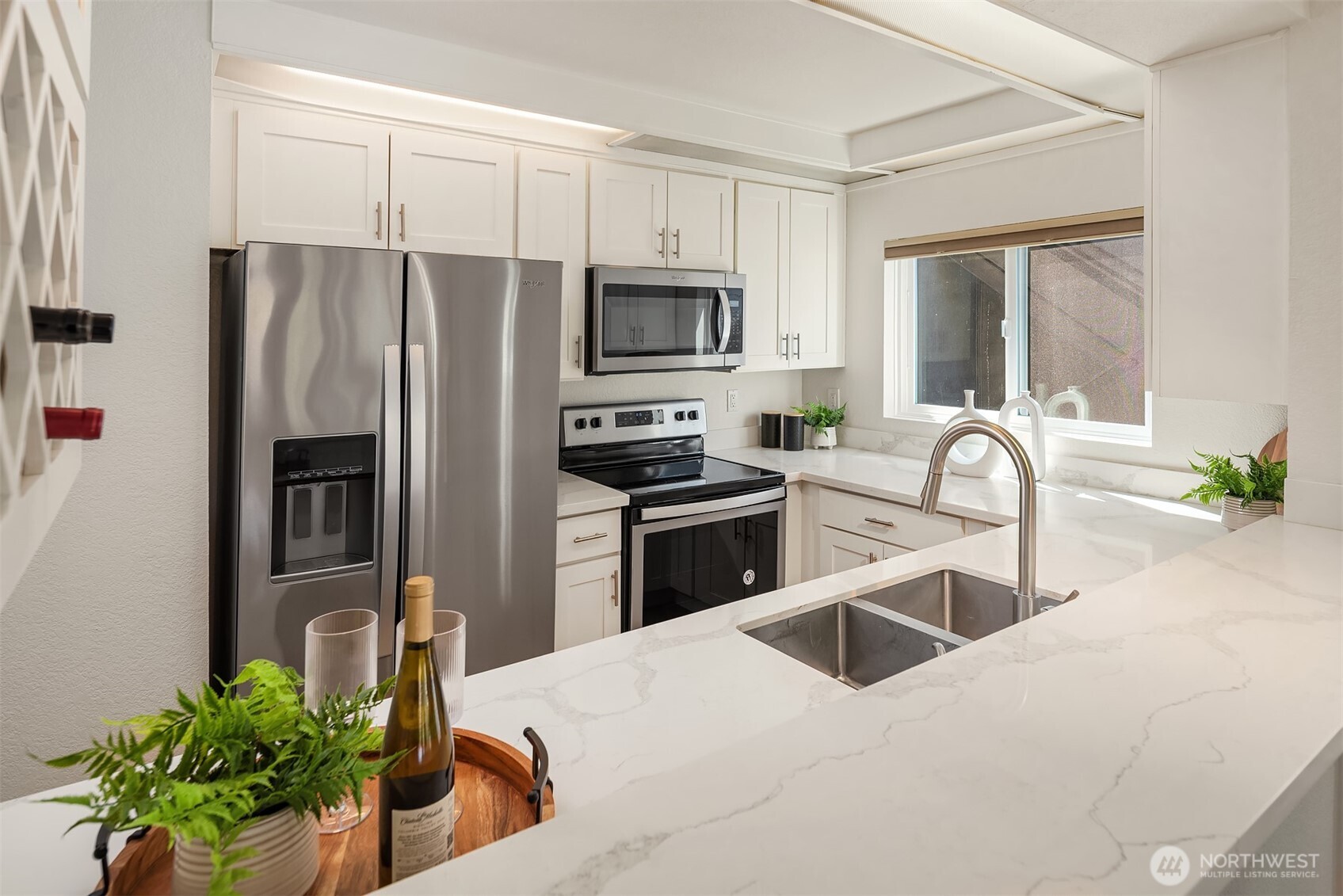 435 Summit Avenue E Unit: 203