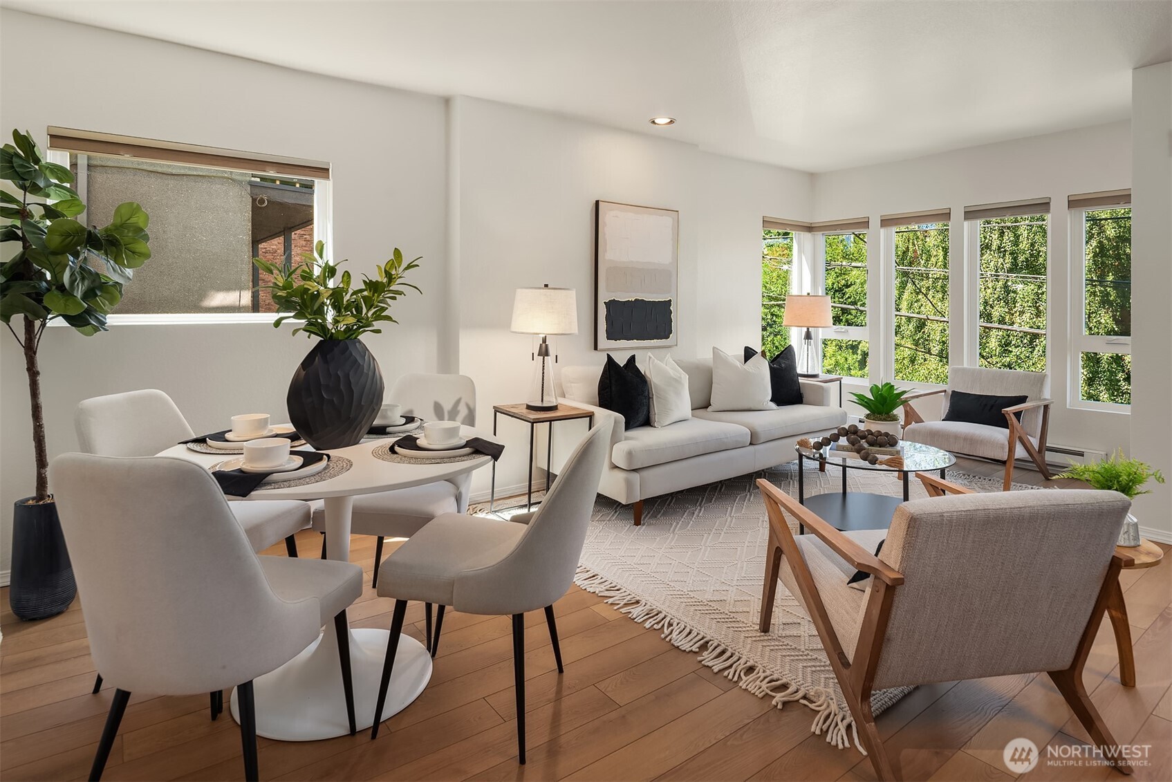 435 Summit Avenue E Unit: 203