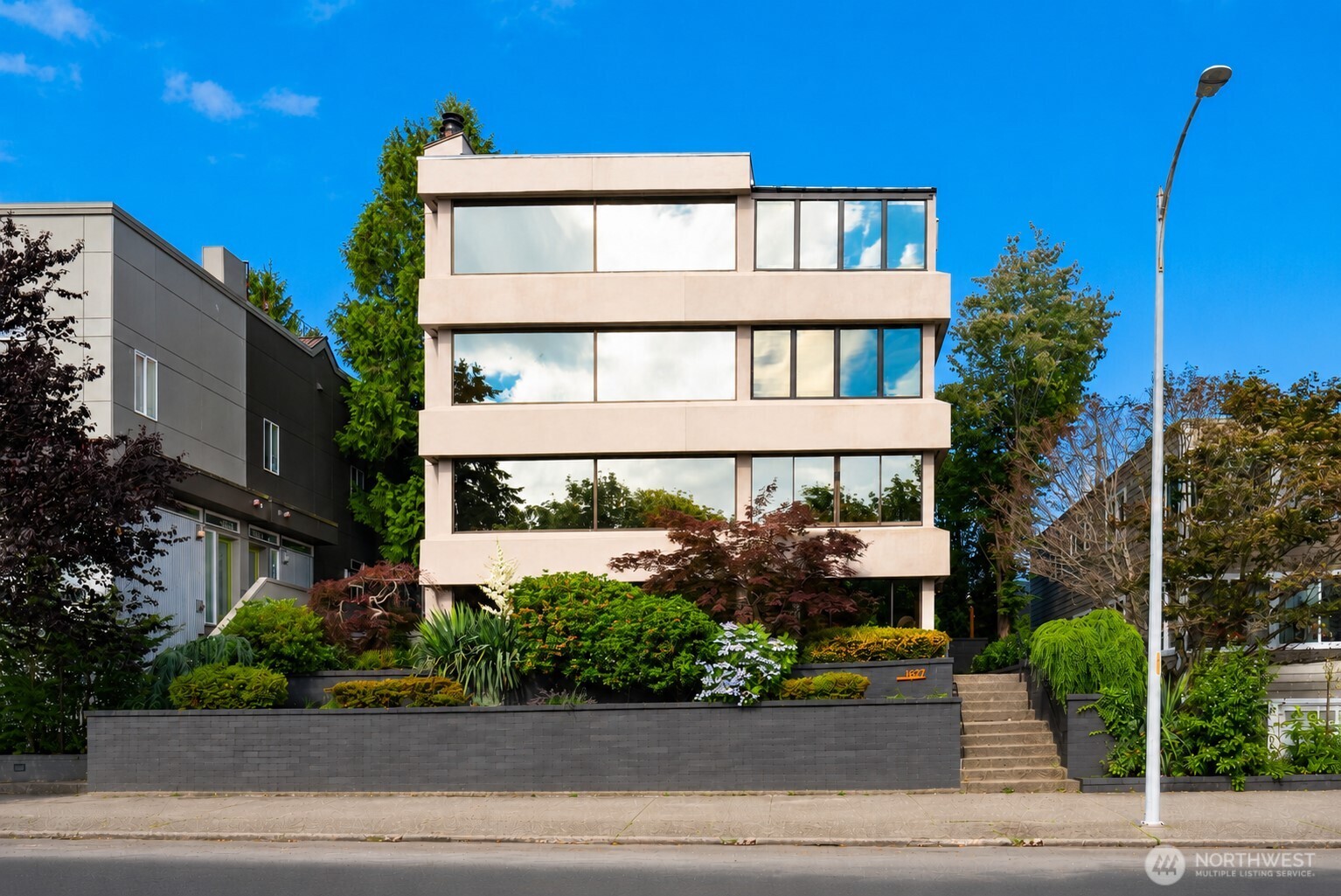 1627 California Avenue SW Unit: 2