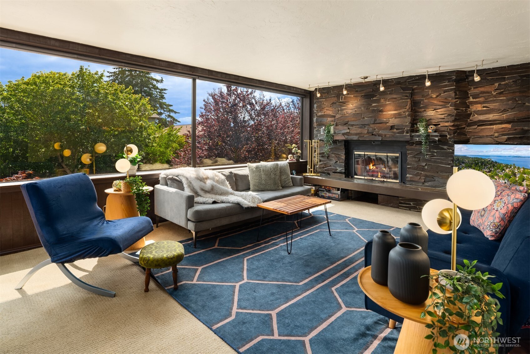 1627 California Avenue SW Unit: 2