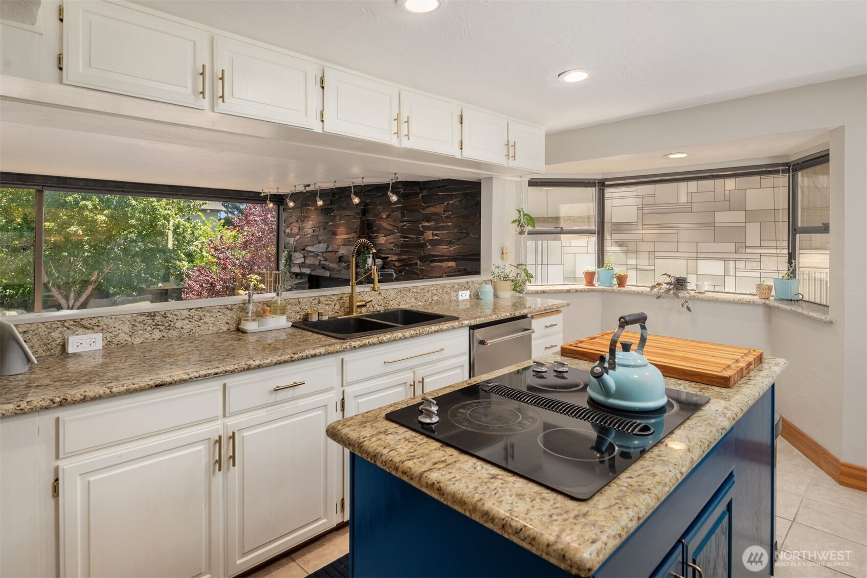 1627 California Avenue SW Unit: 2