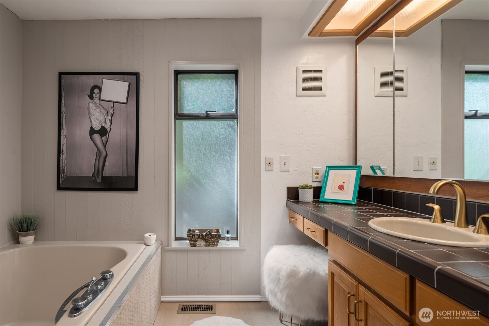 1627 California Avenue SW Unit: 2