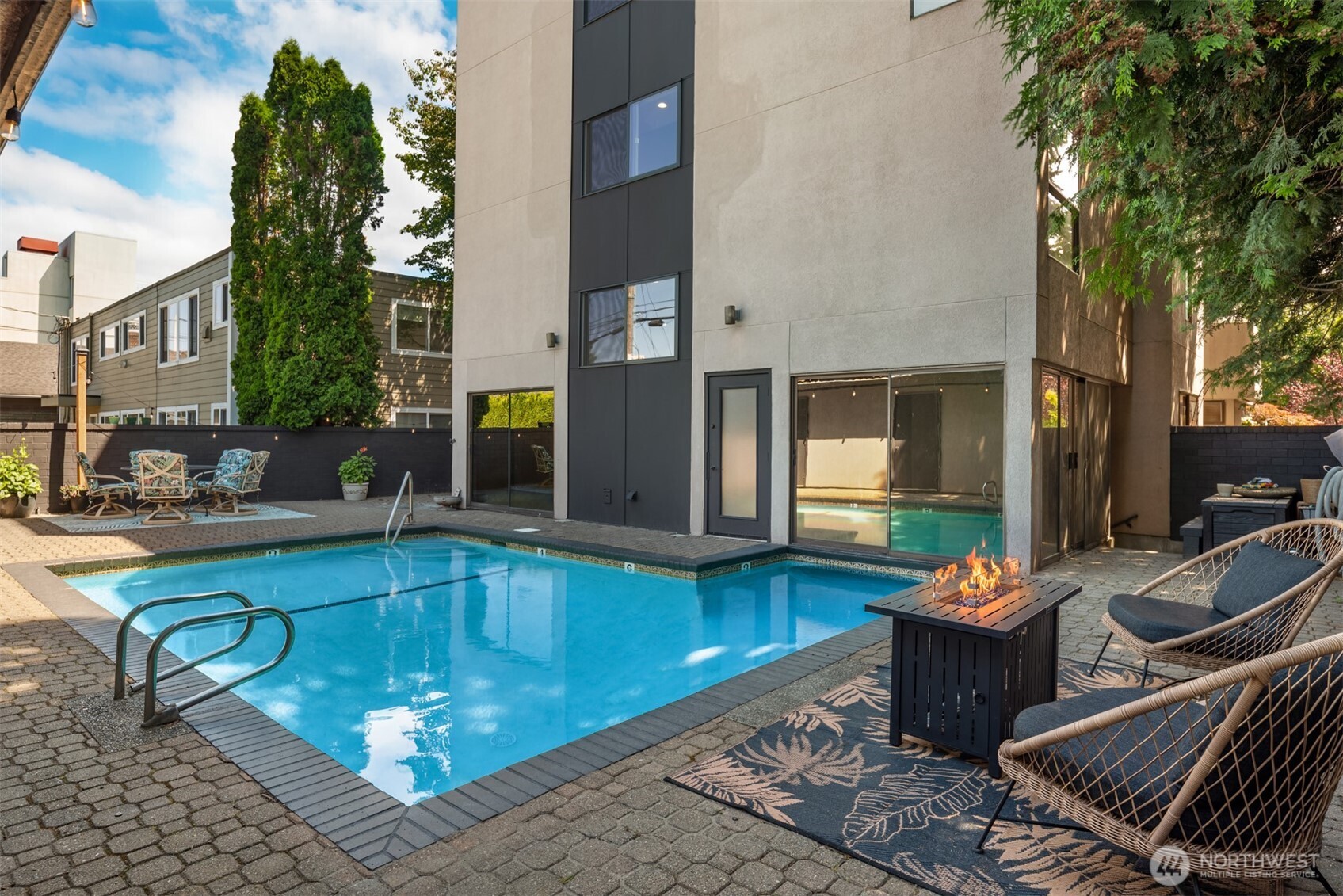1627 California Avenue SW Unit: 2