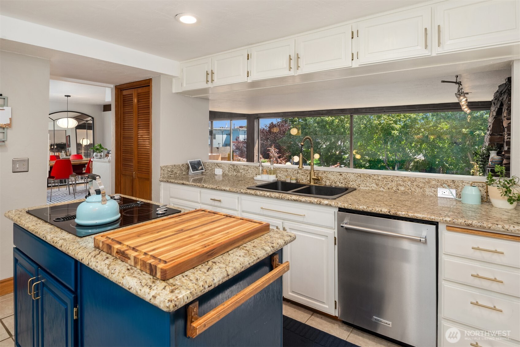 1627 California Avenue SW Unit: 2