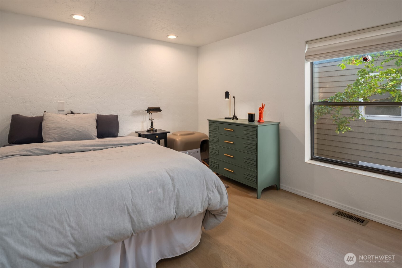 1627 California Avenue SW Unit: 2