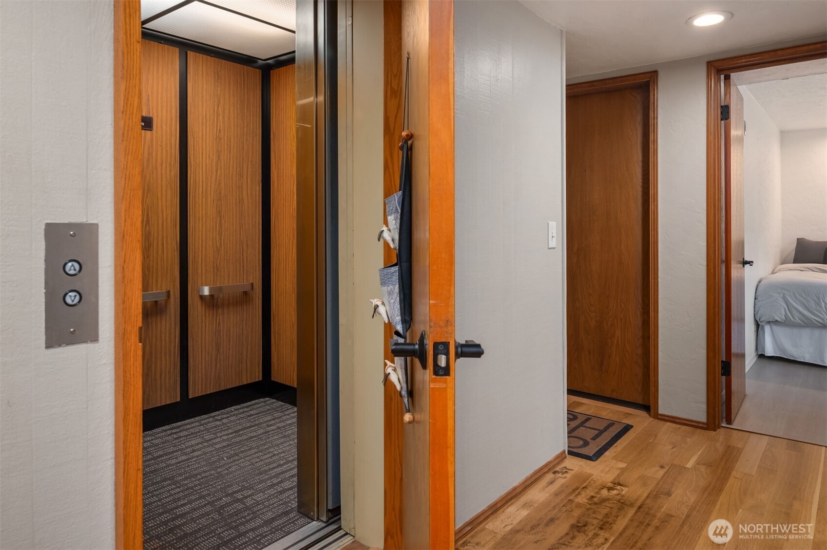 1627 California Avenue SW Unit: 2
