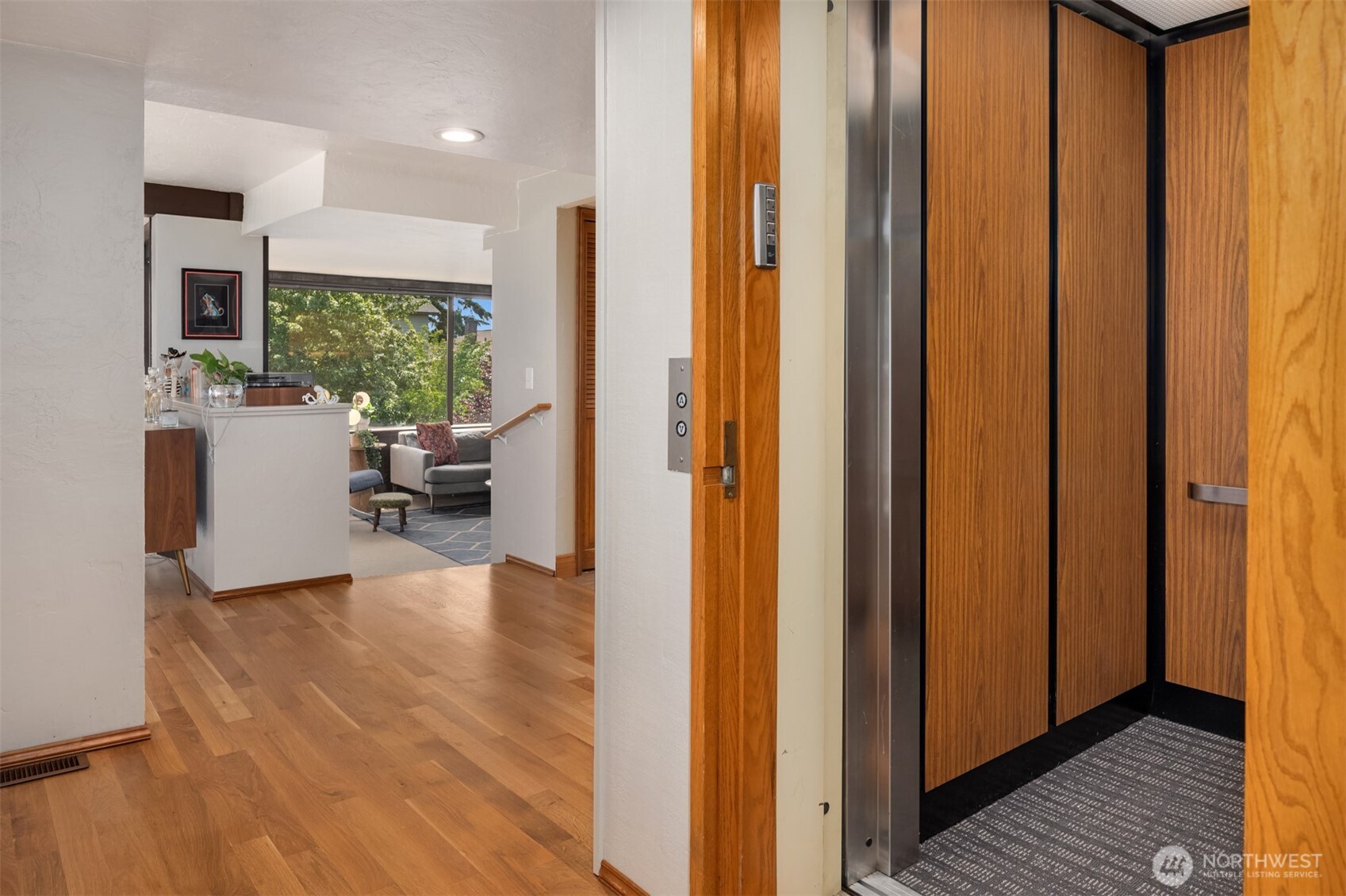 1627 California Avenue SW Unit: 2