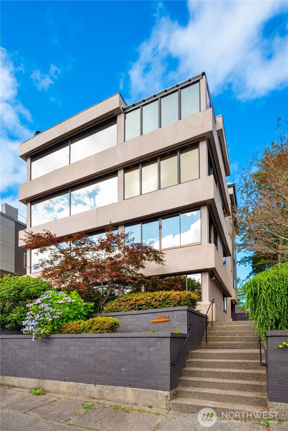 1627 California Avenue SW Unit: 2
