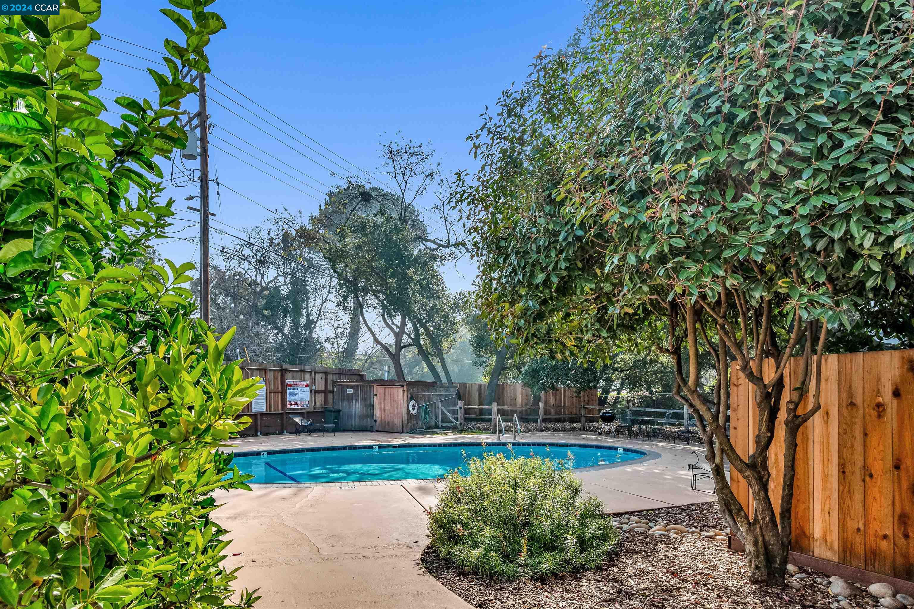 1411 Creekside Dr # 14