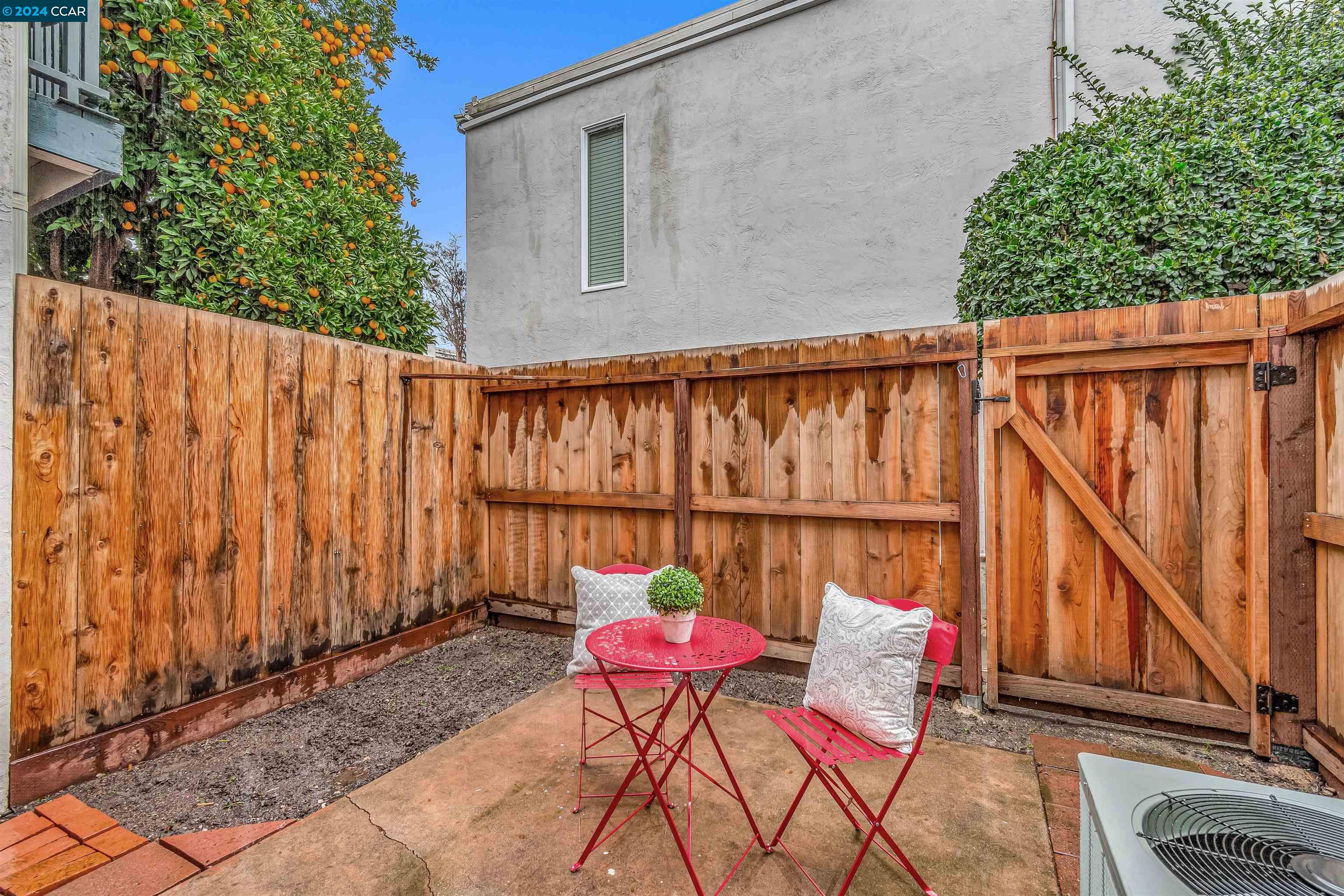 1411 Creekside Dr # 14