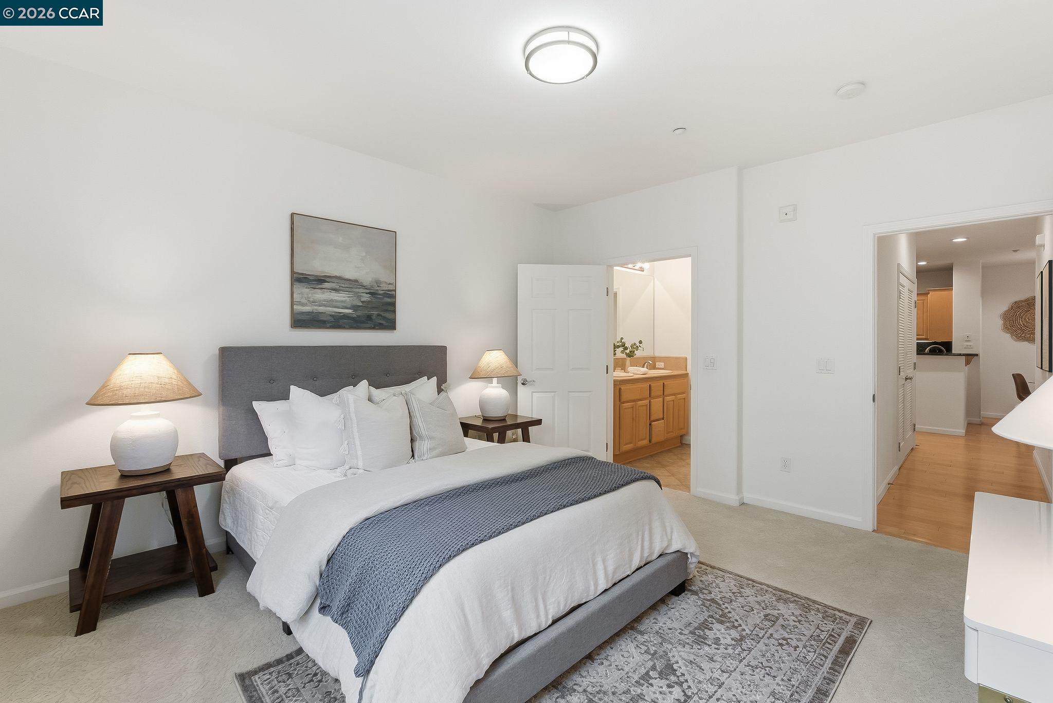 3360 Maguire Way # 201