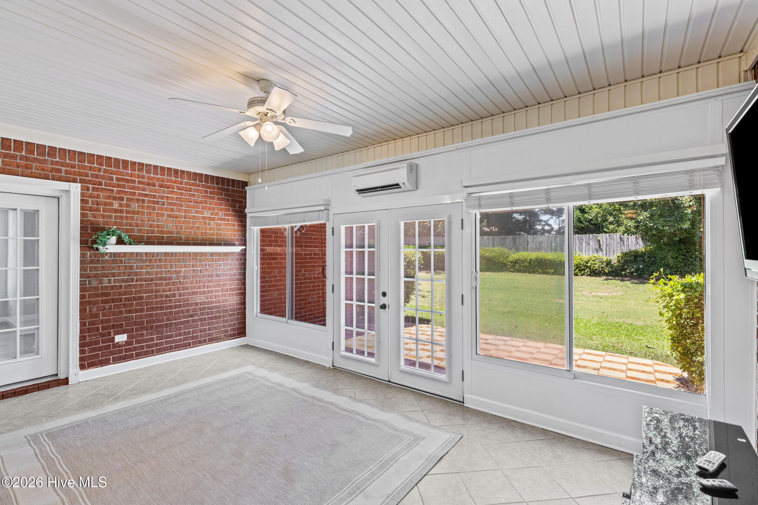 976 Windmill Parkway