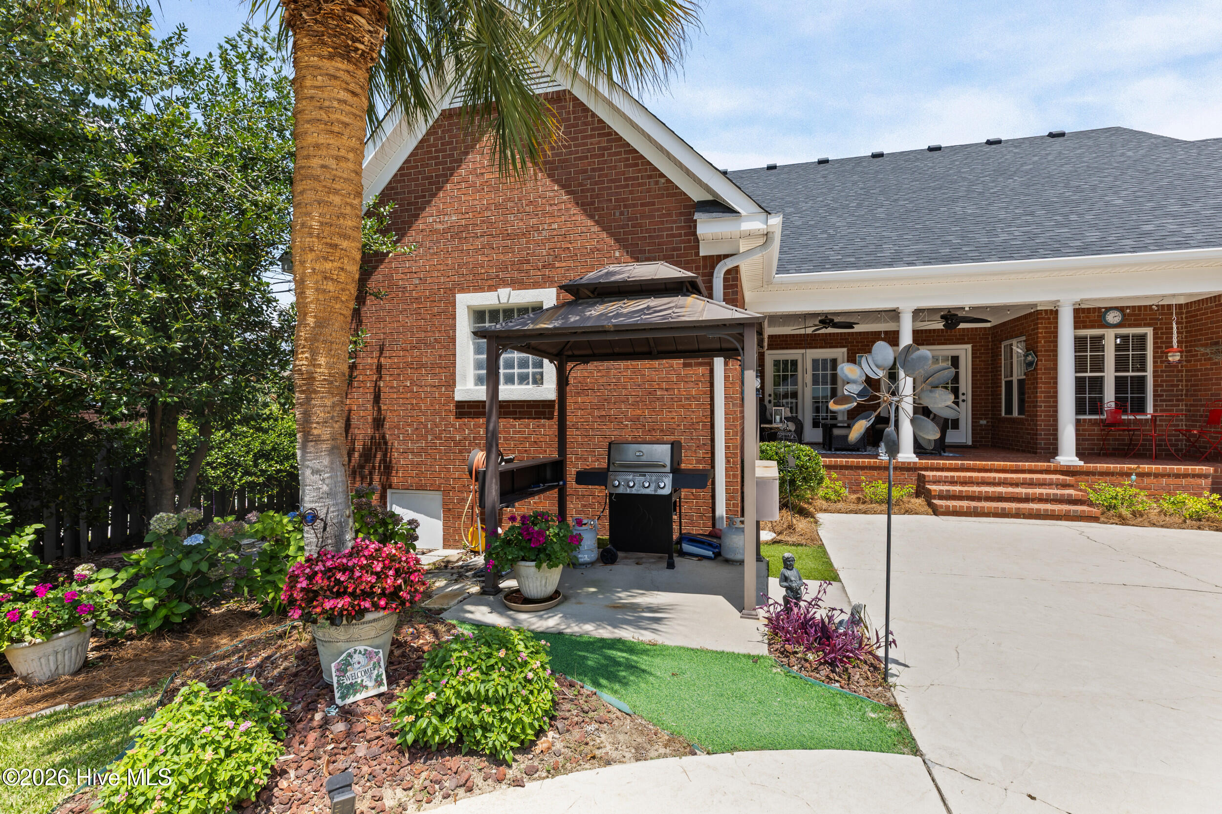152 Kestwick Drive E
