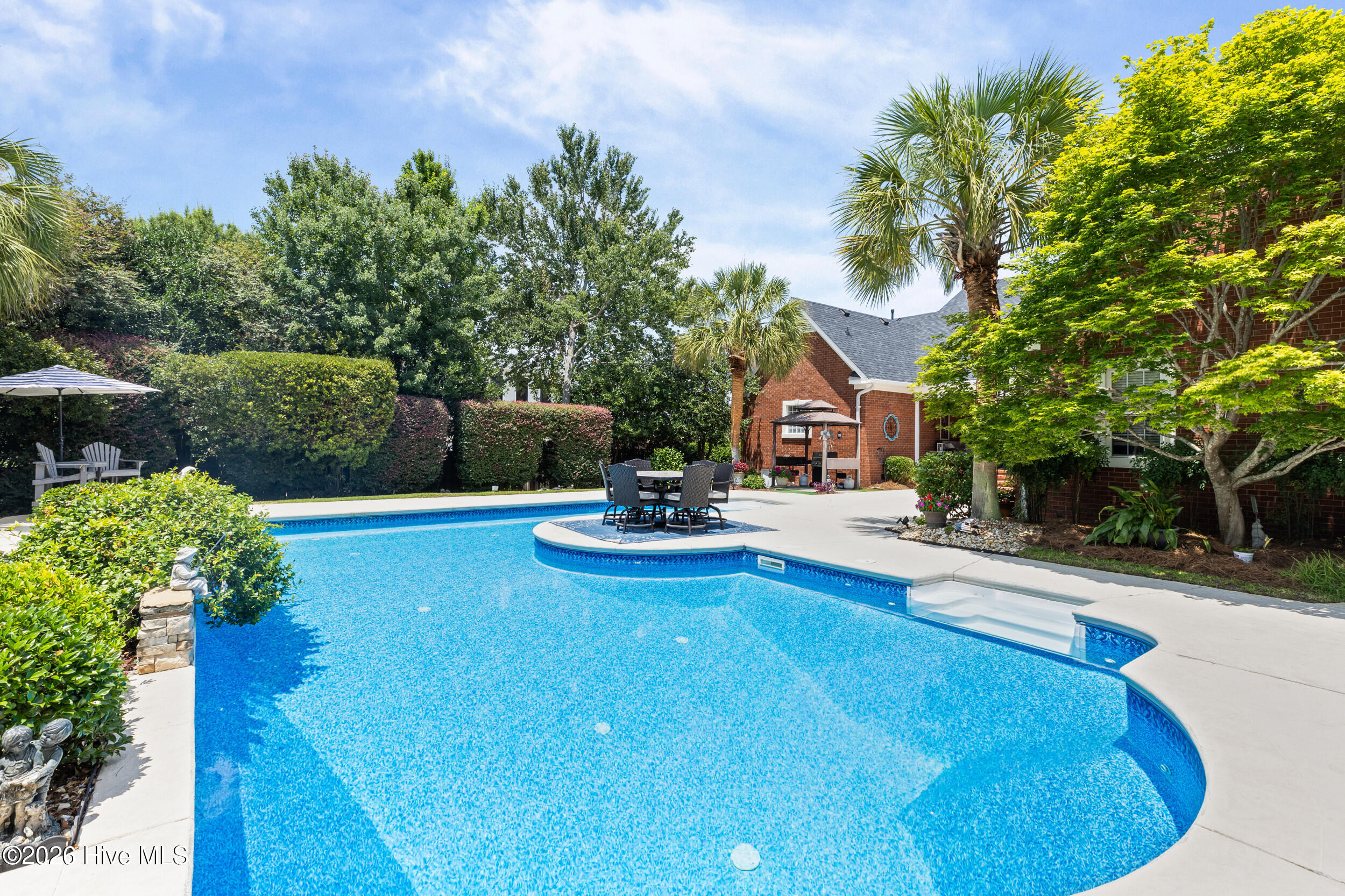 152 Kestwick Drive E
