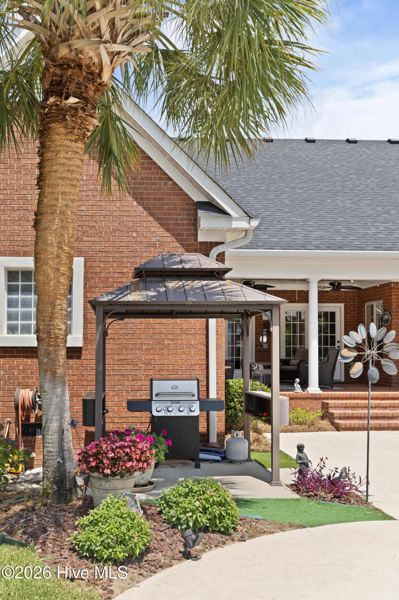 152 Kestwick Drive E