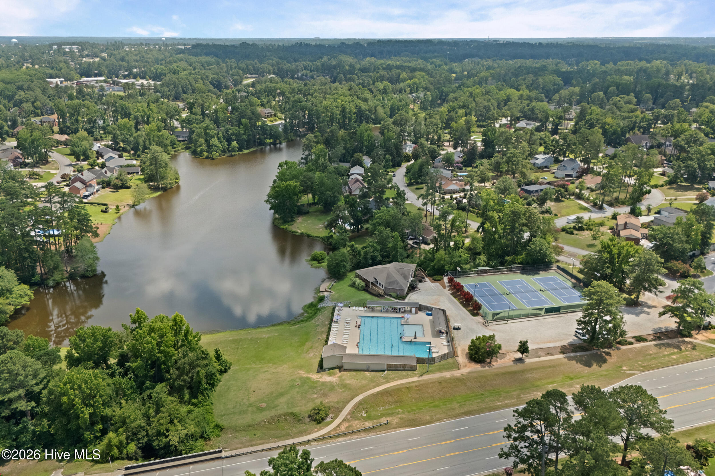 152 Kestwick Drive E