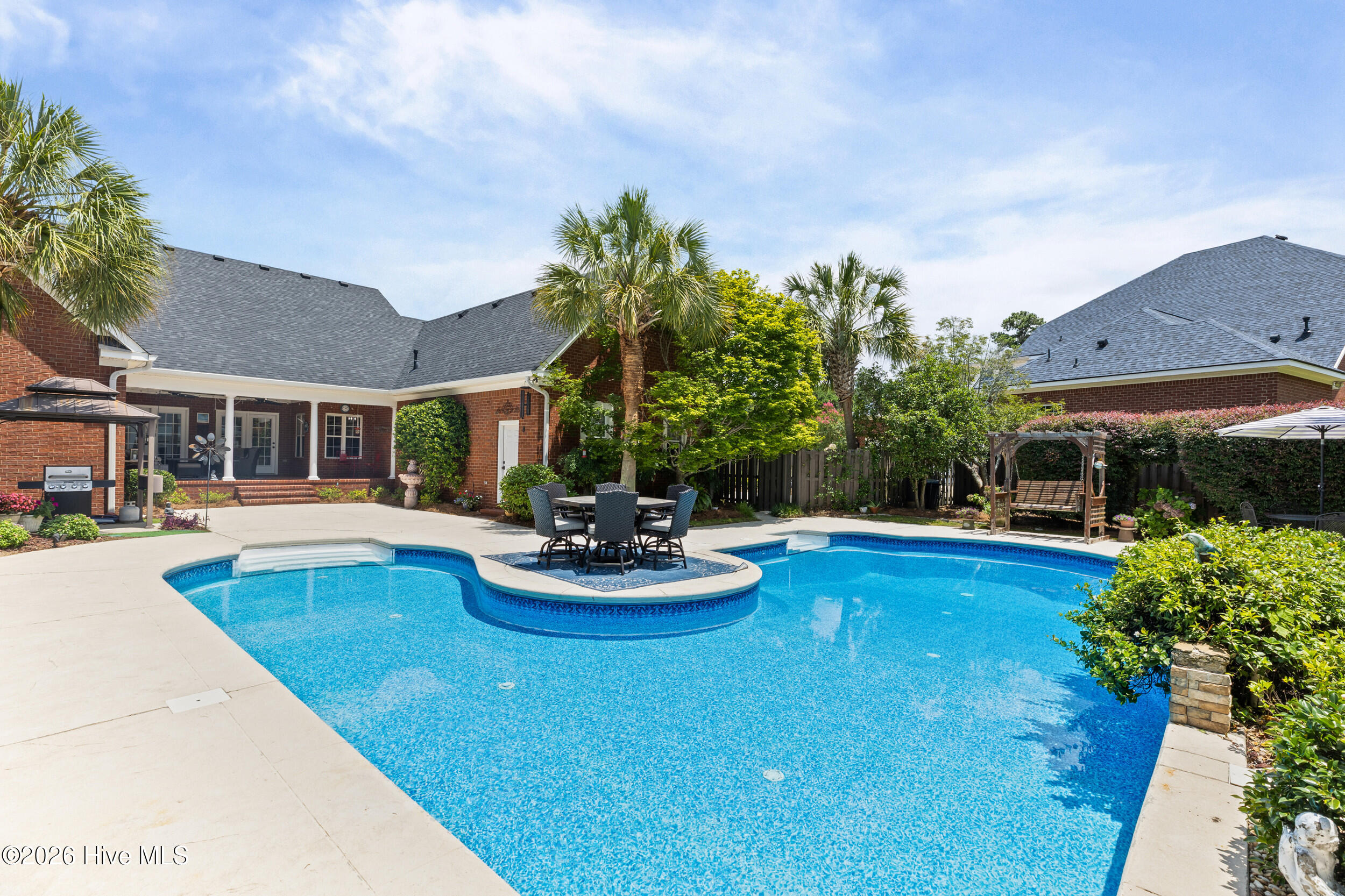 152 Kestwick Drive E