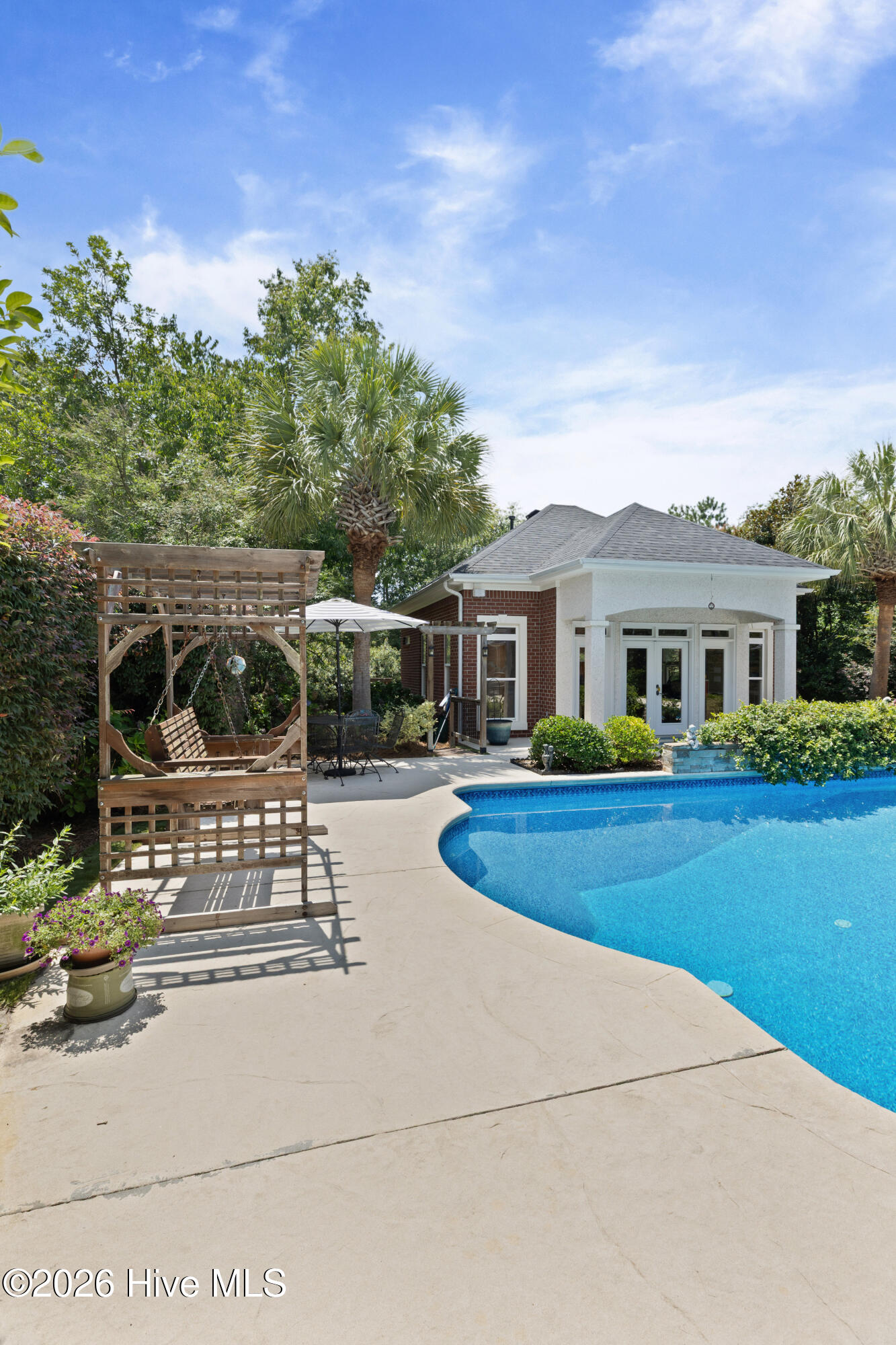 152 Kestwick Drive E