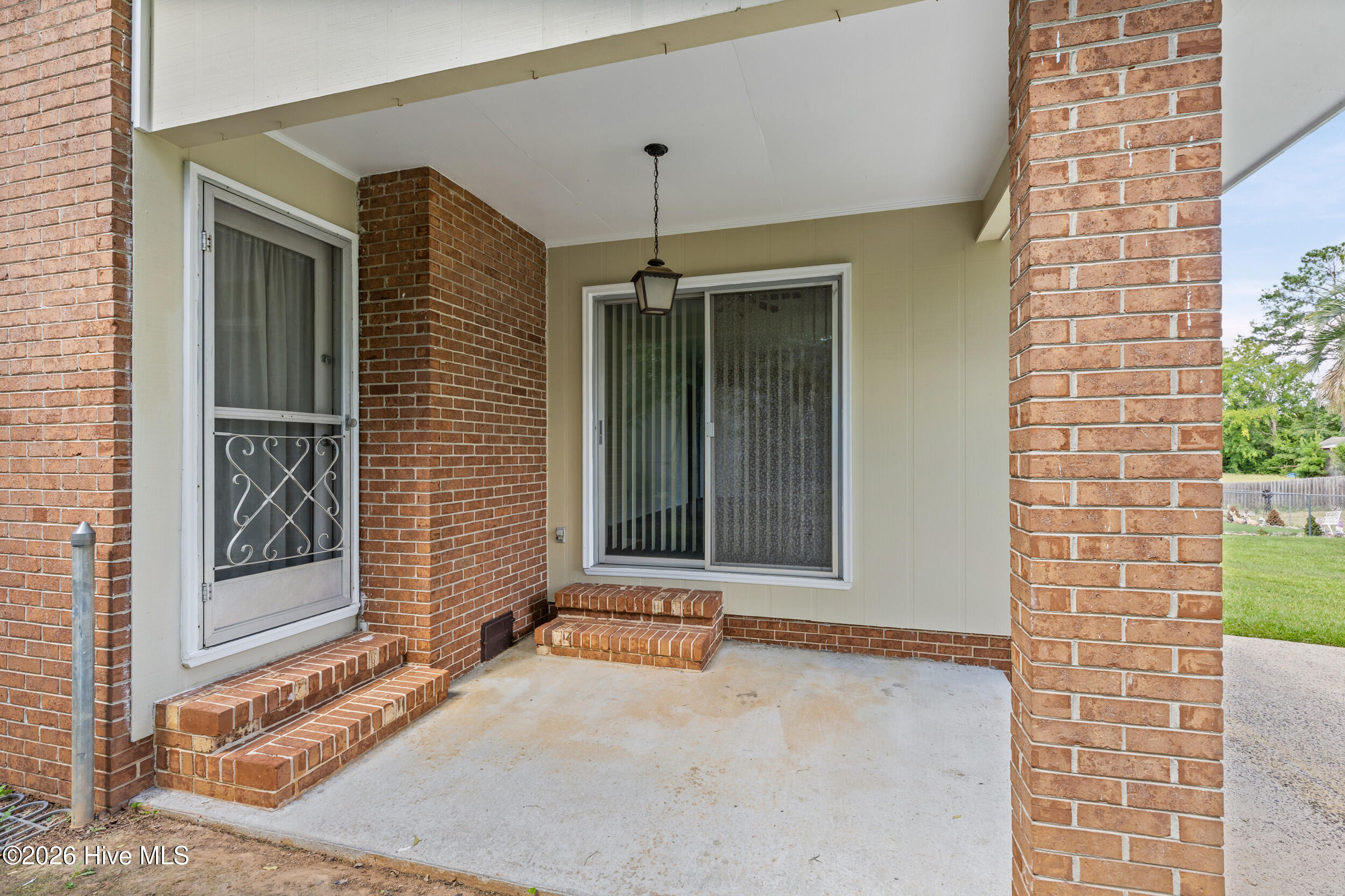 306 E Wynngate Drive