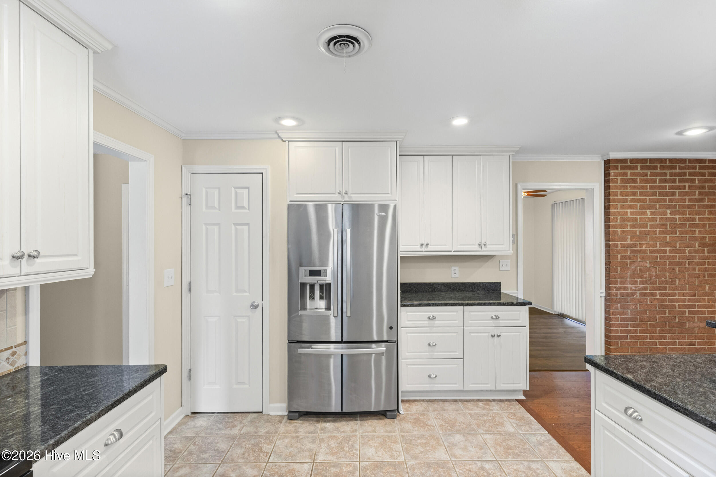 306 E Wynngate Drive