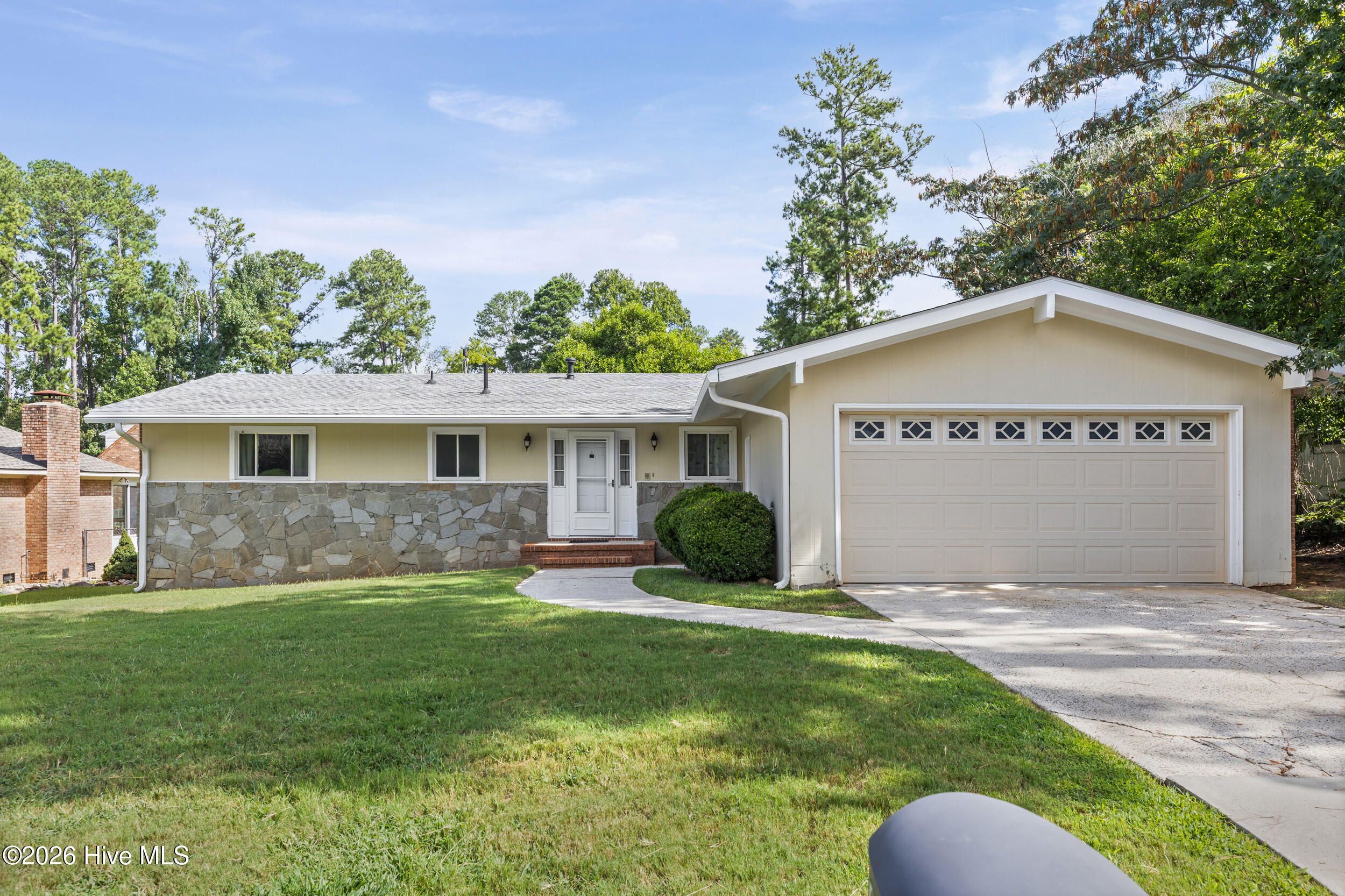 306 E Wynngate Drive