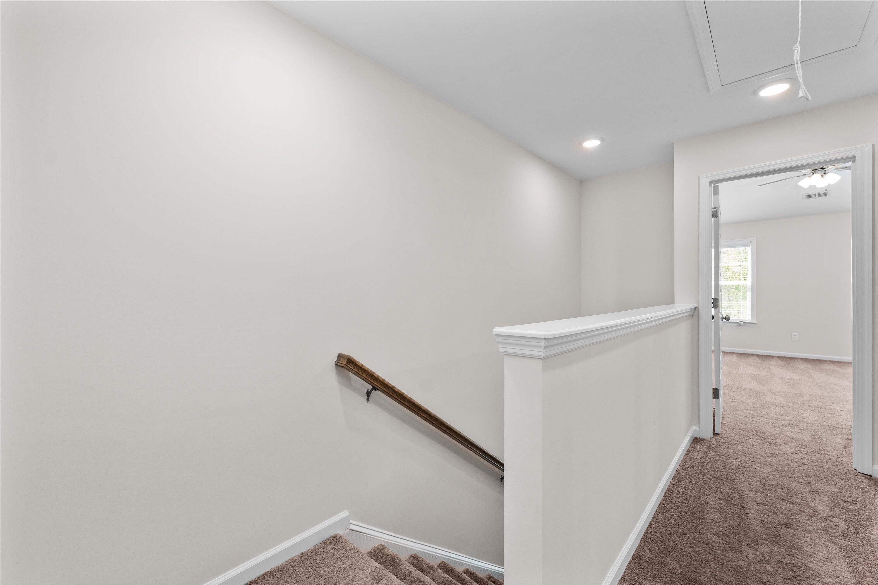 1051 LINSMORE Avenue