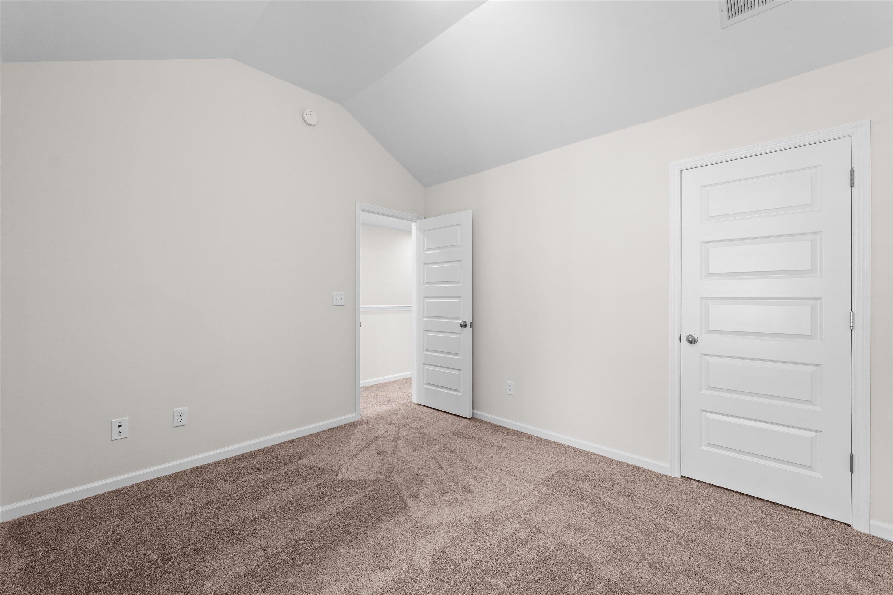 1051 LINSMORE Avenue