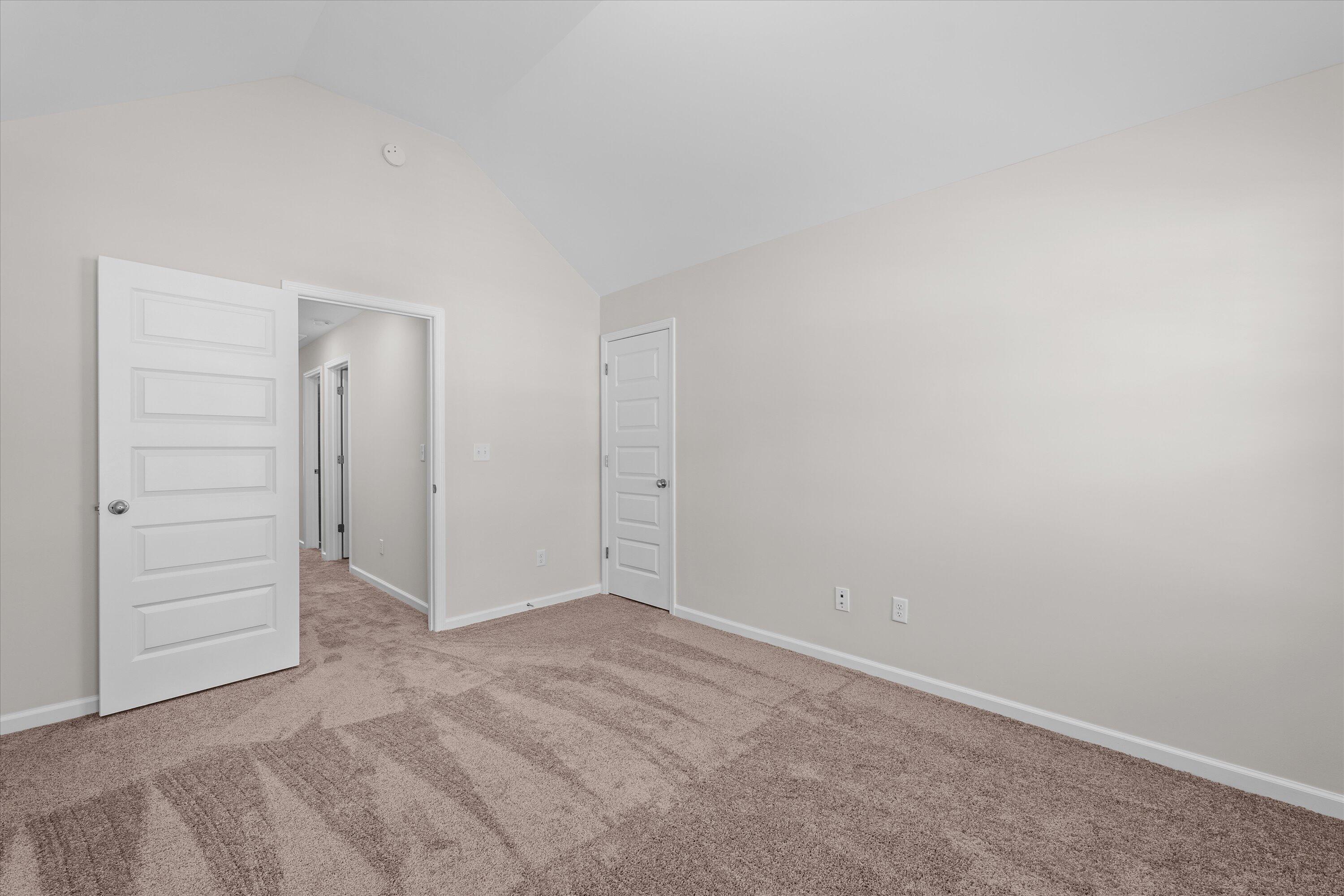 1051 LINSMORE Avenue