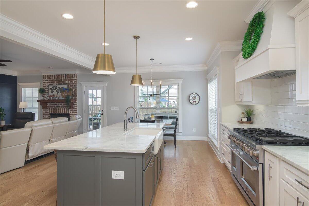 818 NUTTALL Street