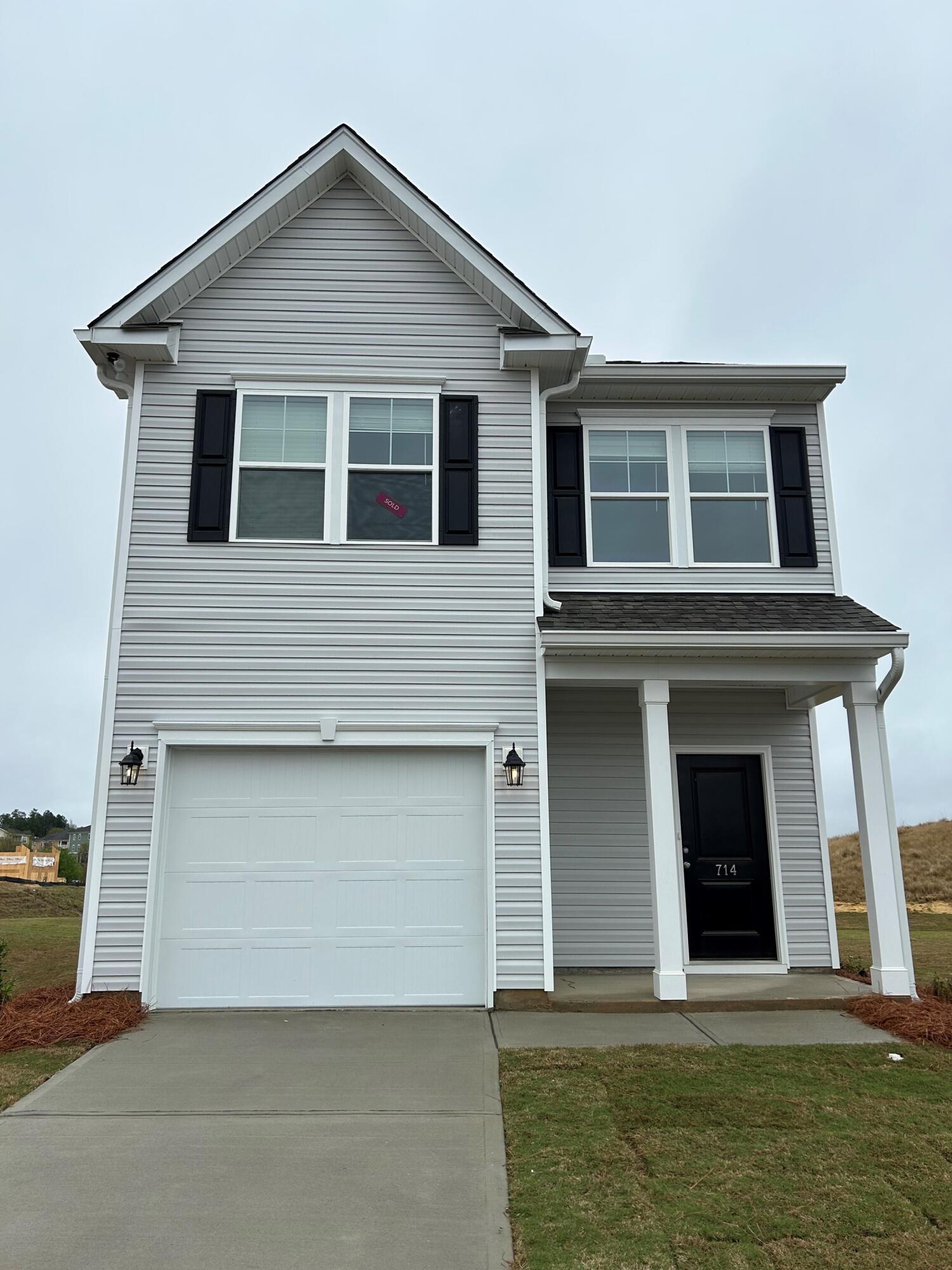 714 MANITOU Circle