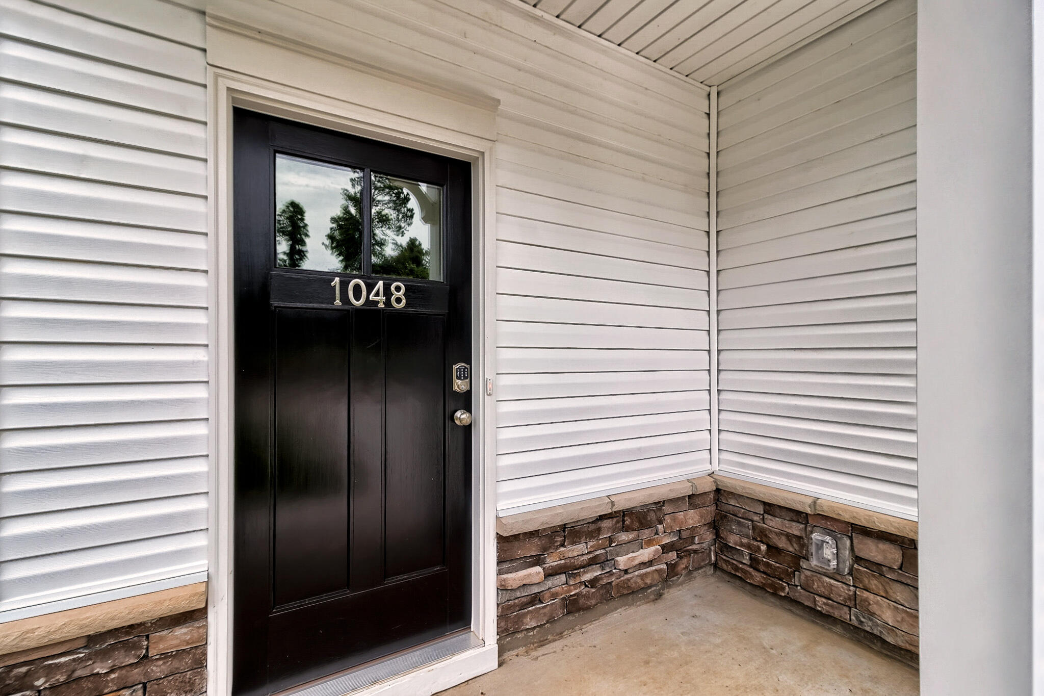 714 MANITOU Circle